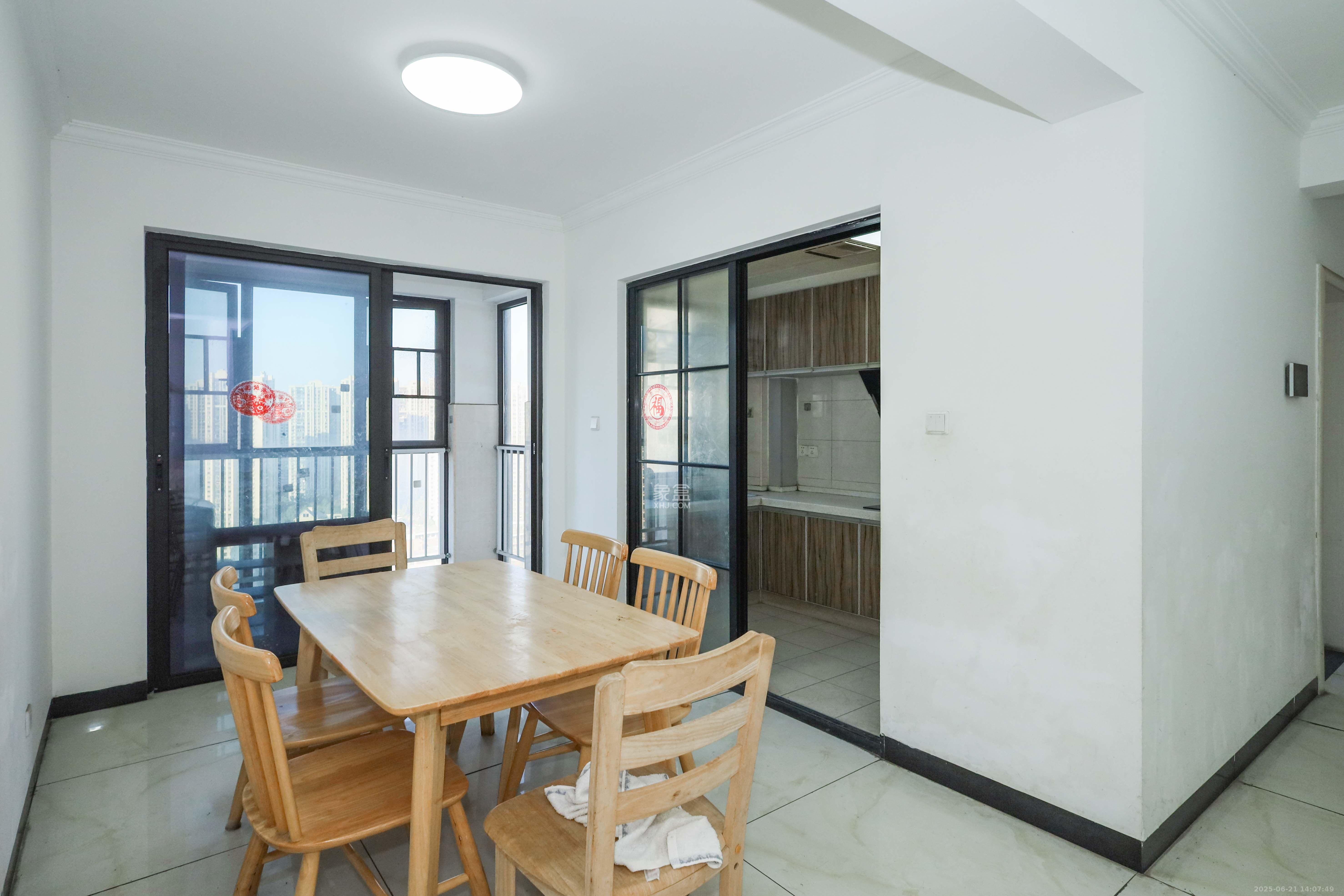 中国铁建梅溪青秀二期  4室2厅2卫    3200.0元/月室内图