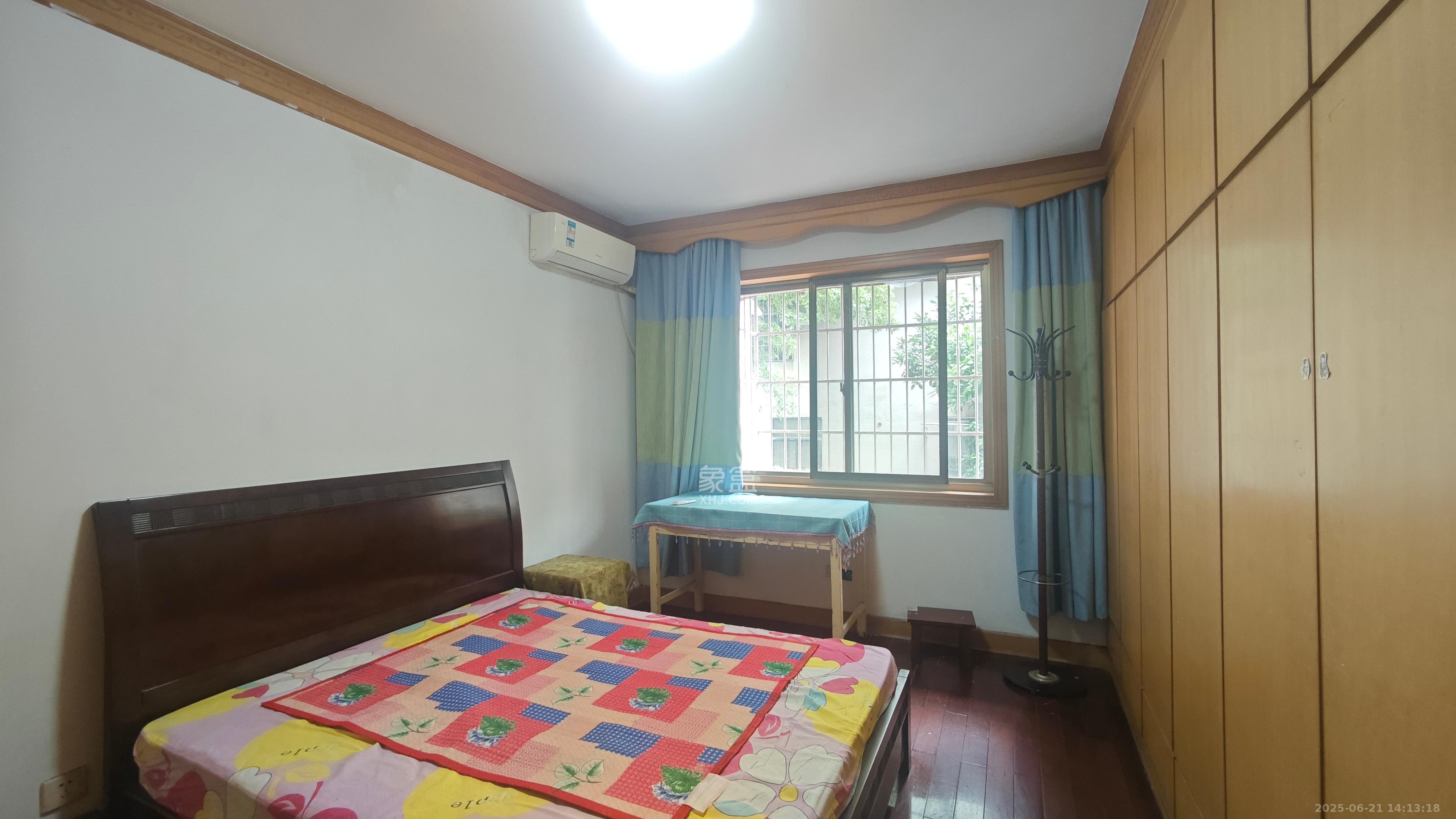 省工行家属楼  2室1厅1卫   2400.00元/月室内图