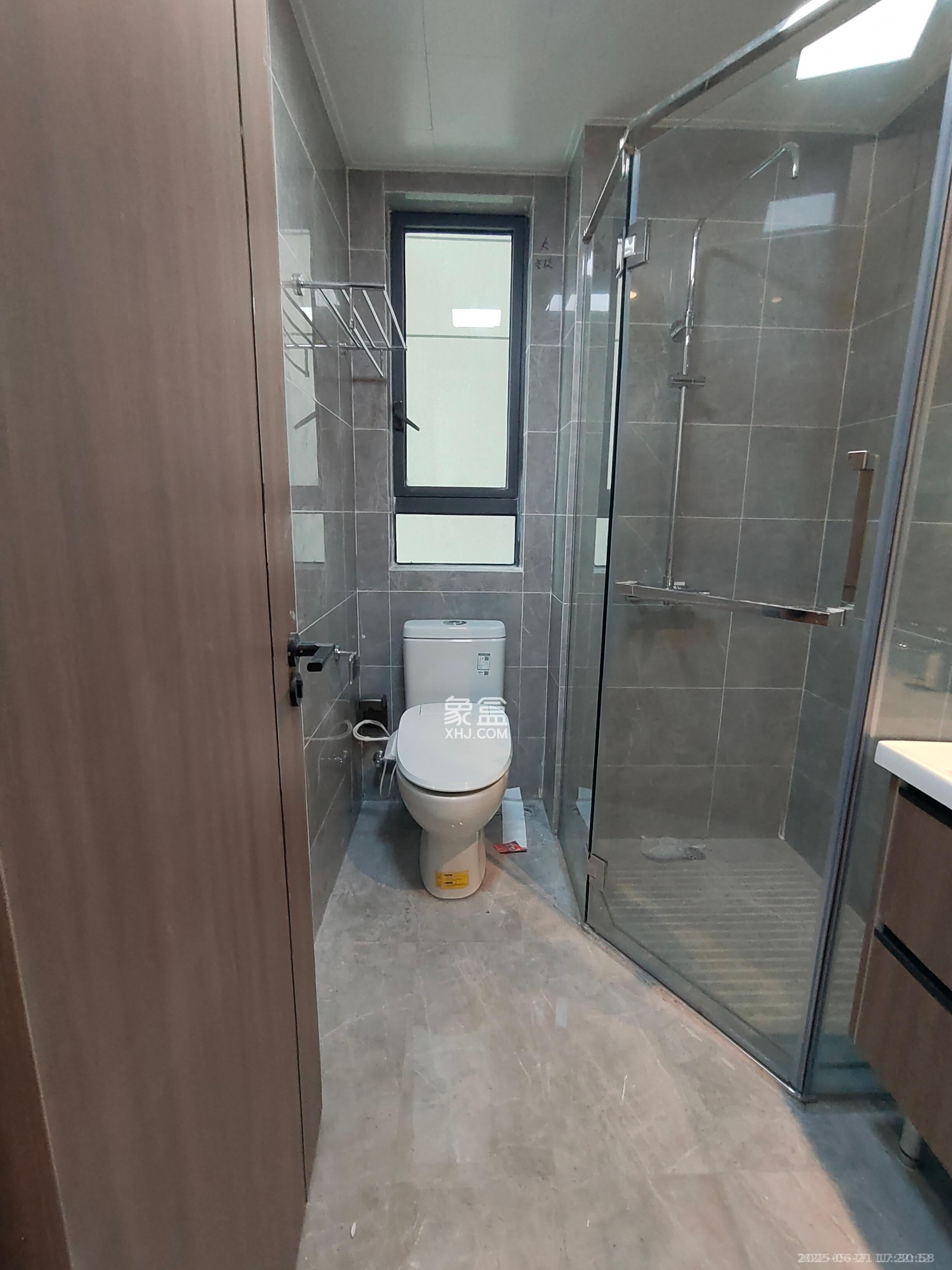 卓越中寰 3室2厅2卫 4800.0元/月 卓越中寰 3室2厅2卫 4800.0元/月室内图