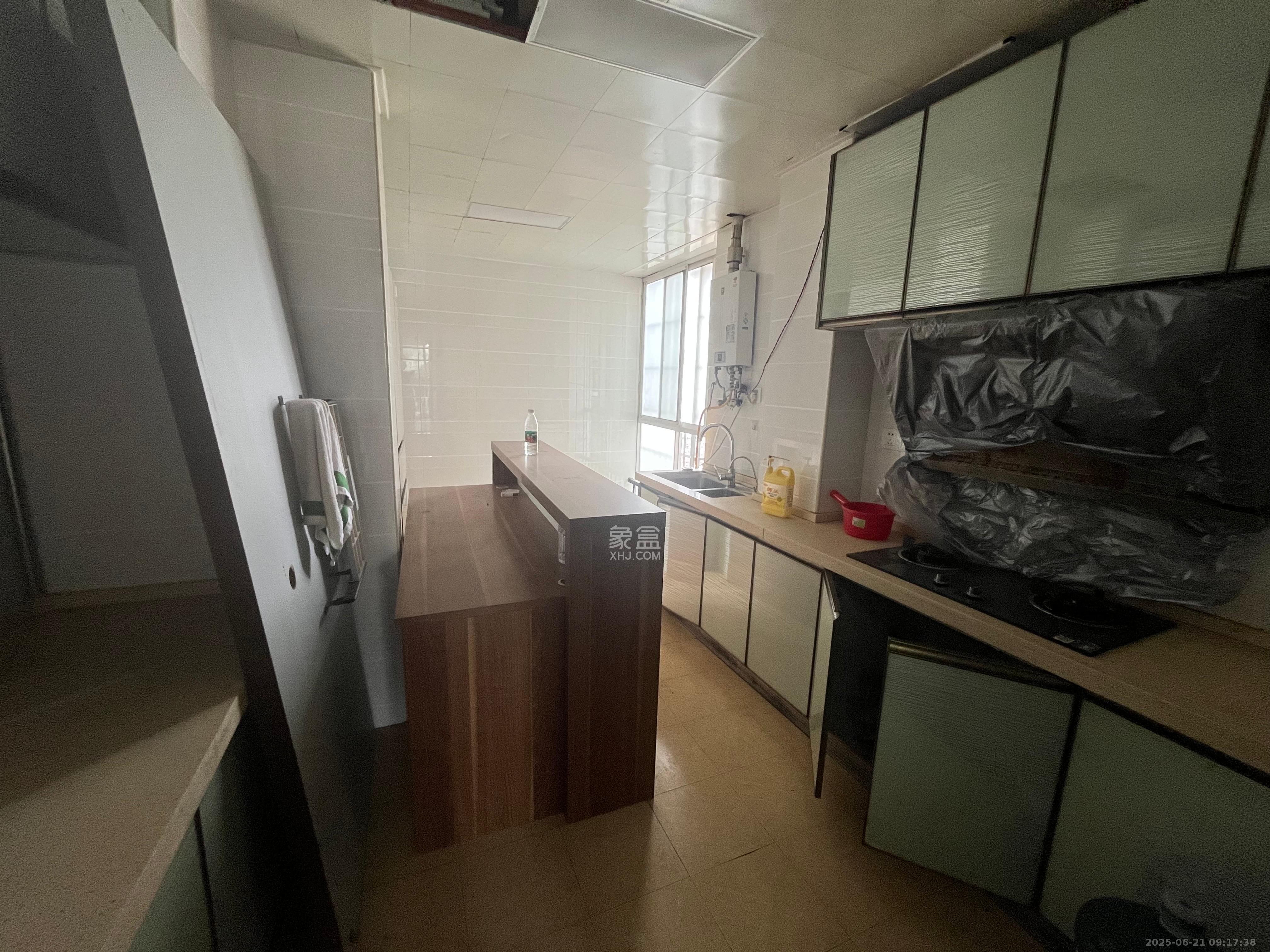 上河国际C区  4室2厅2卫    3500.0元/月室内图