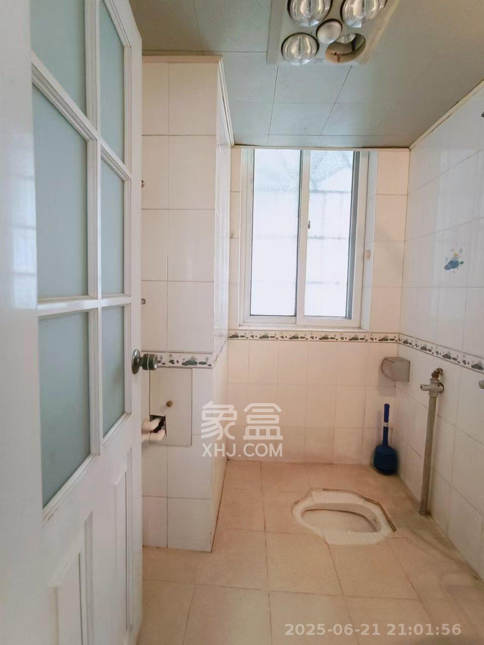 长勘小区 3室2厅2卫 2900.0元/月 长勘小区 3室2厅2卫 2900.0元/月室内图