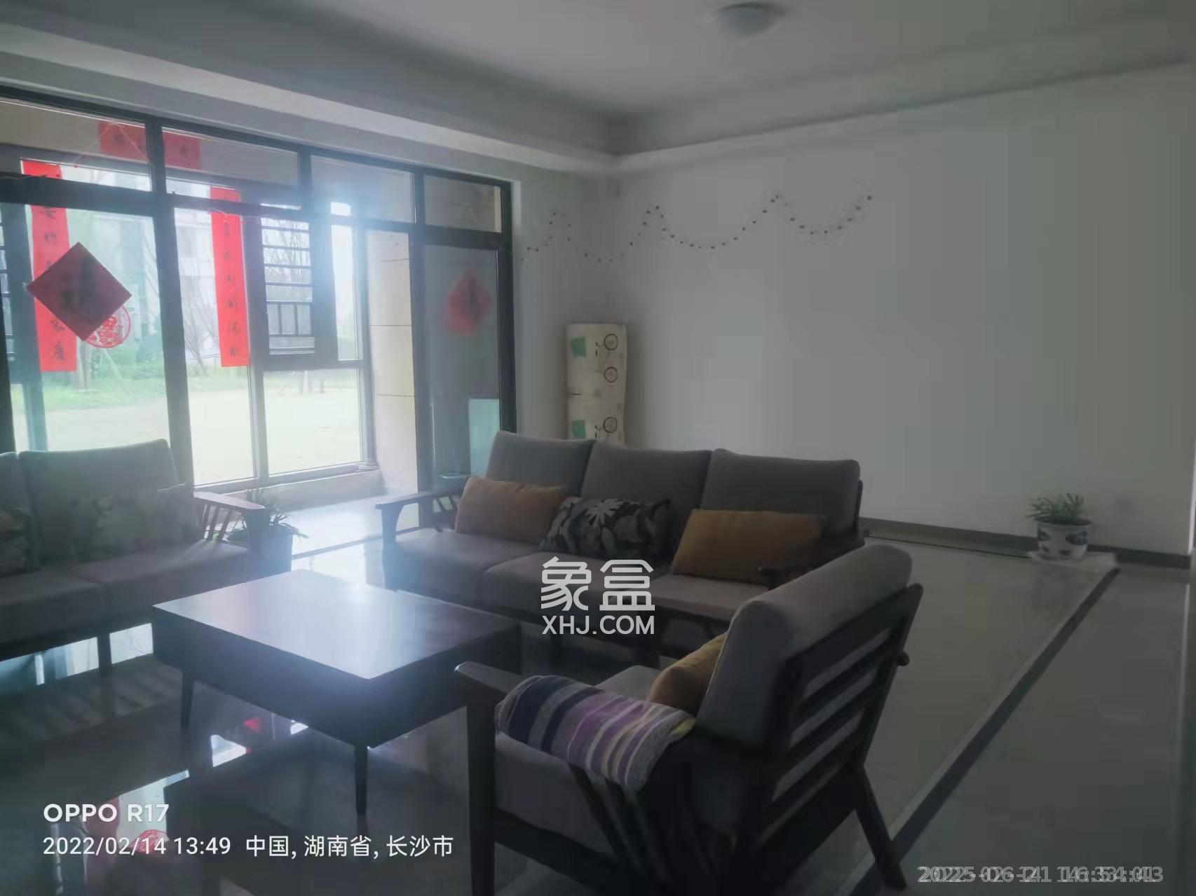 龙湖铂金中心(龙湖春江郦城)  3室2厅2卫    4300.0元/月 龙湖铂金中心(龙湖春江郦城)  3室2厅2卫    4300.0元/月室内图