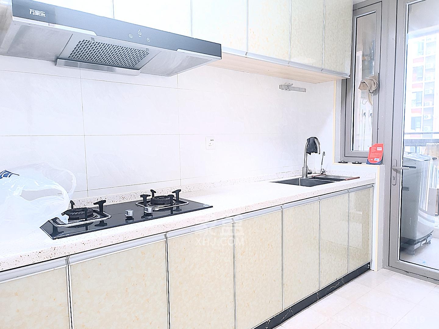 怡海星城 3室2厅2卫 2500.0元/月 怡海星城 3室2厅2卫 2500.0元/月室内图