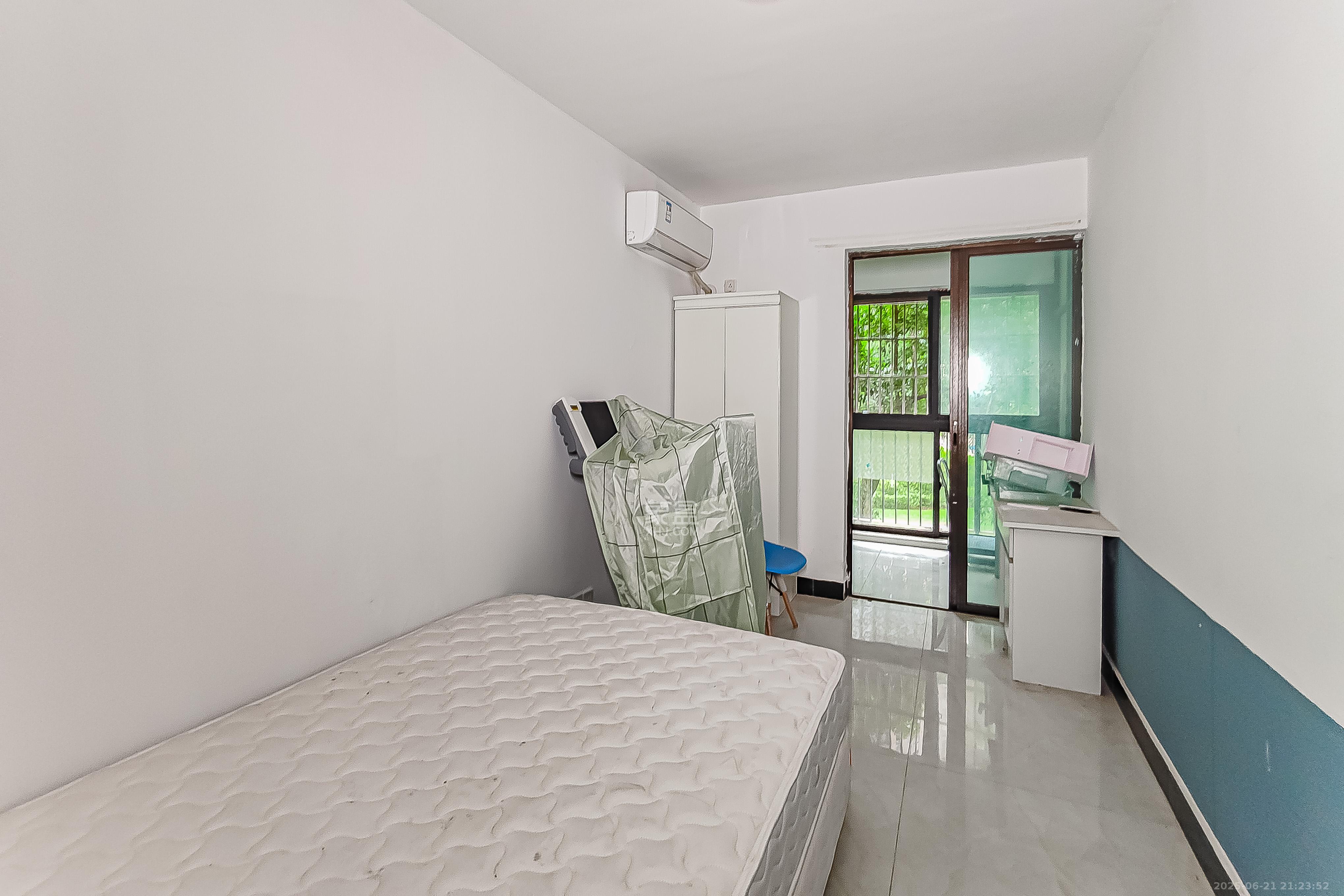 华润凤凰城三期 5室2厅3卫 129.8万 华润凤凰城三期 5室2厅3卫 129.8万卧室