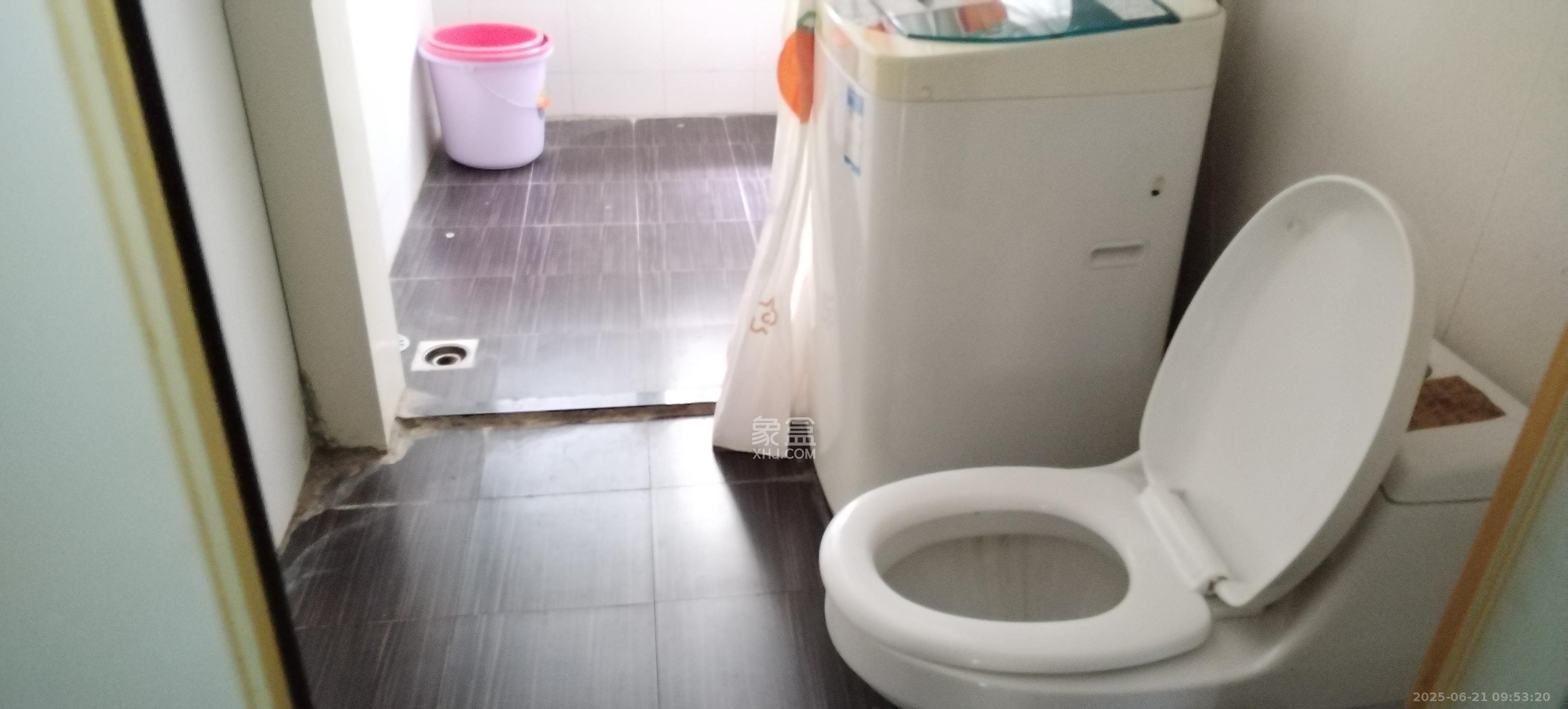 路桥宿舍  2室1厅1卫   1800.00元/月室内图