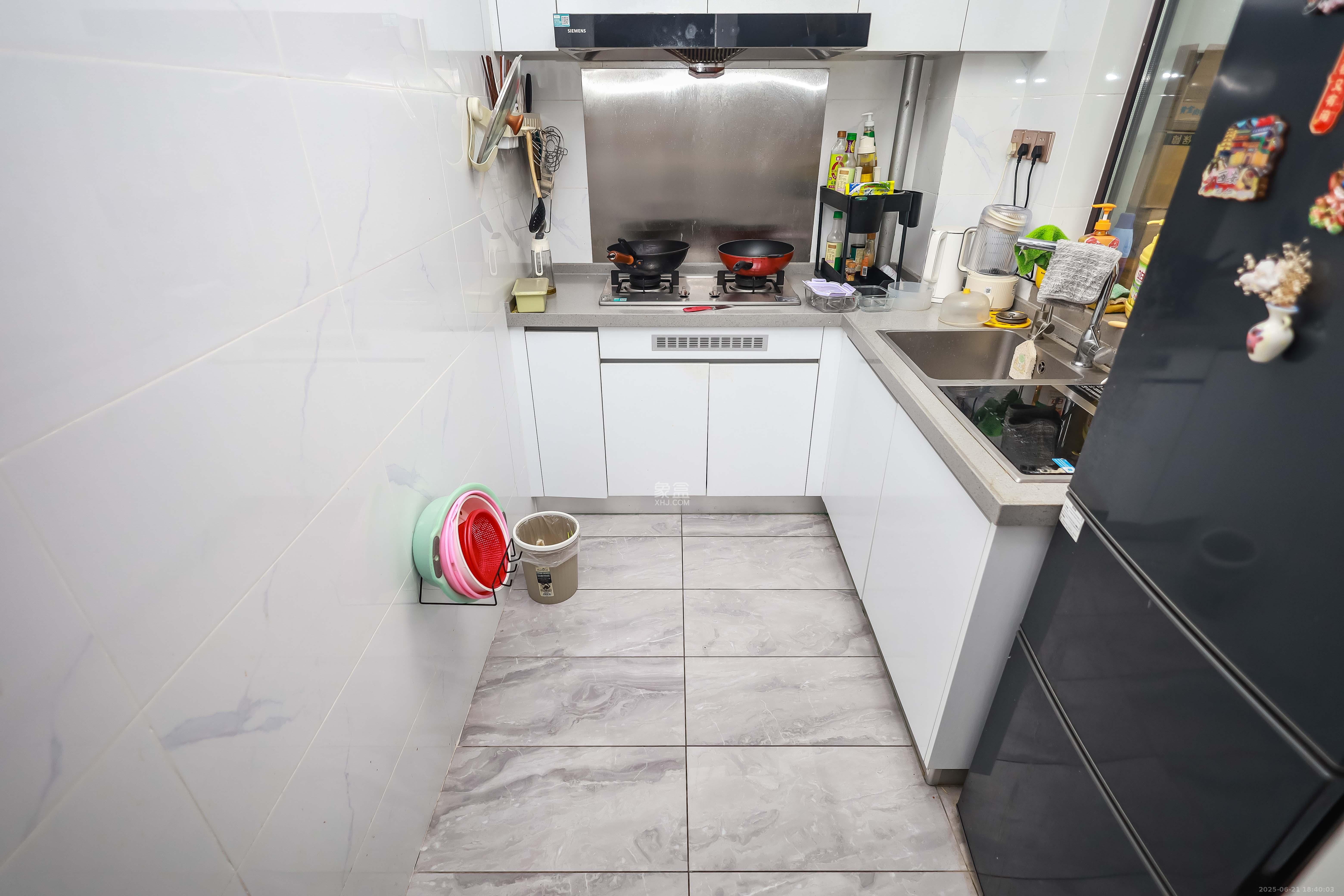 金基芳华 3室2厅2卫 105.0万 金基芳华 3室2厅2卫 105.0万厨房