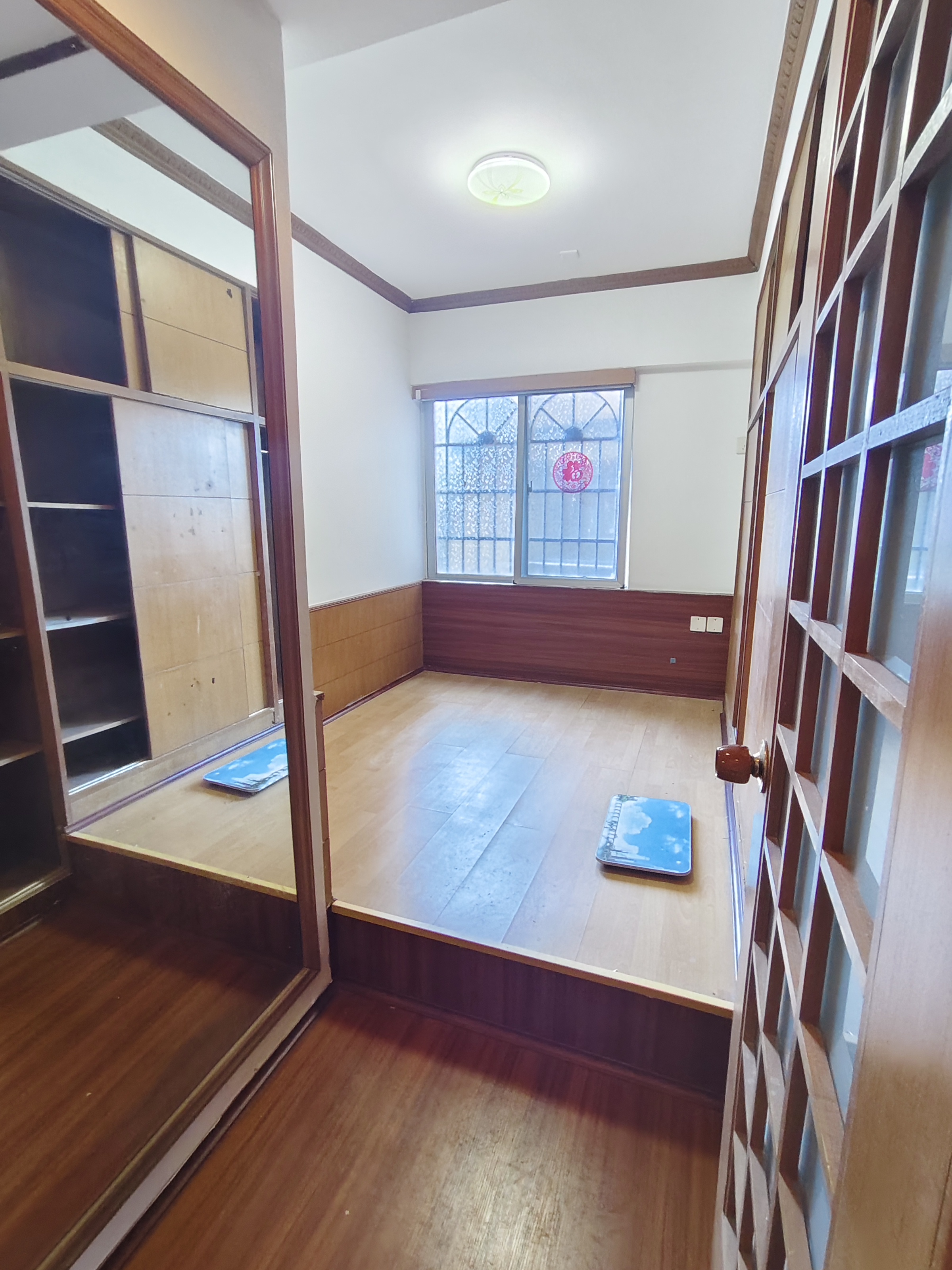 京江花园  3室2厅2卫   2000.00元/月室内图