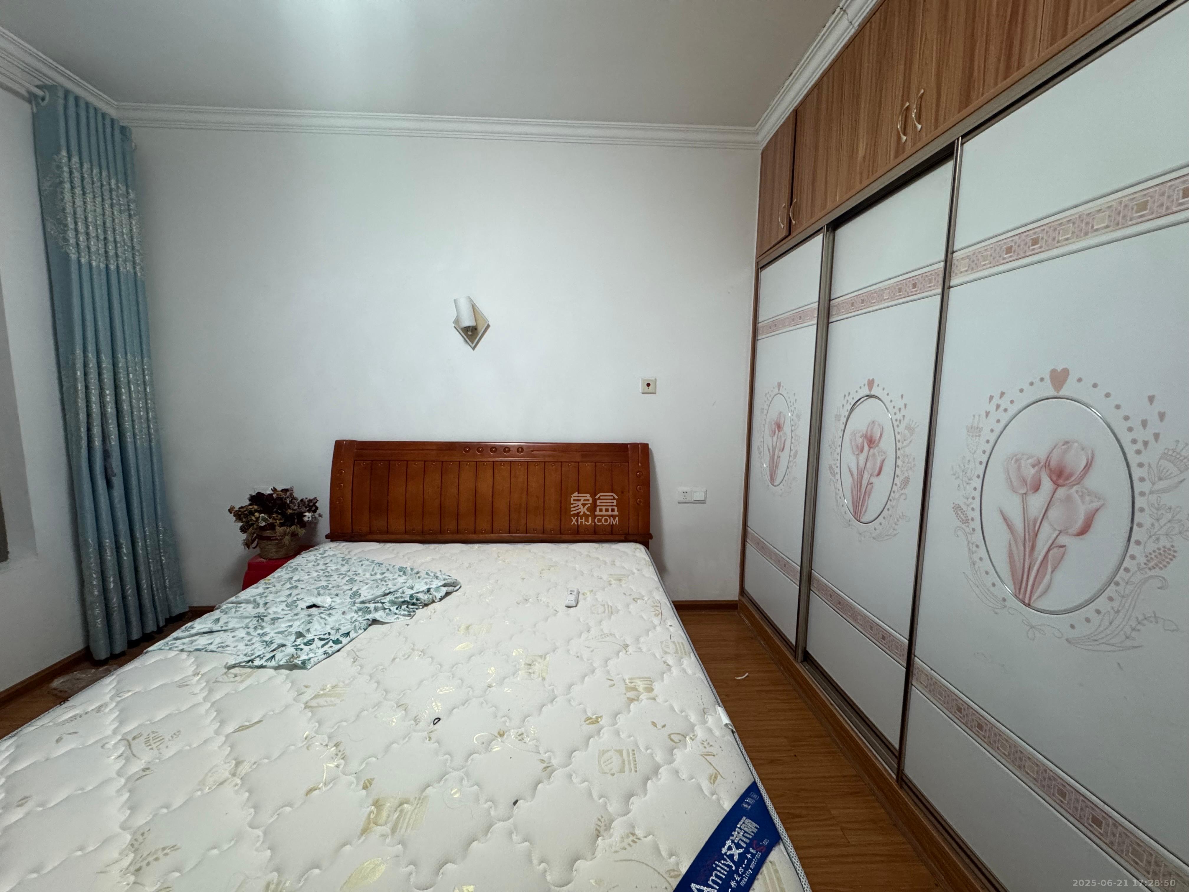 世茂铂翠湾二期  3室2厅1卫    2500.0元/月室内图