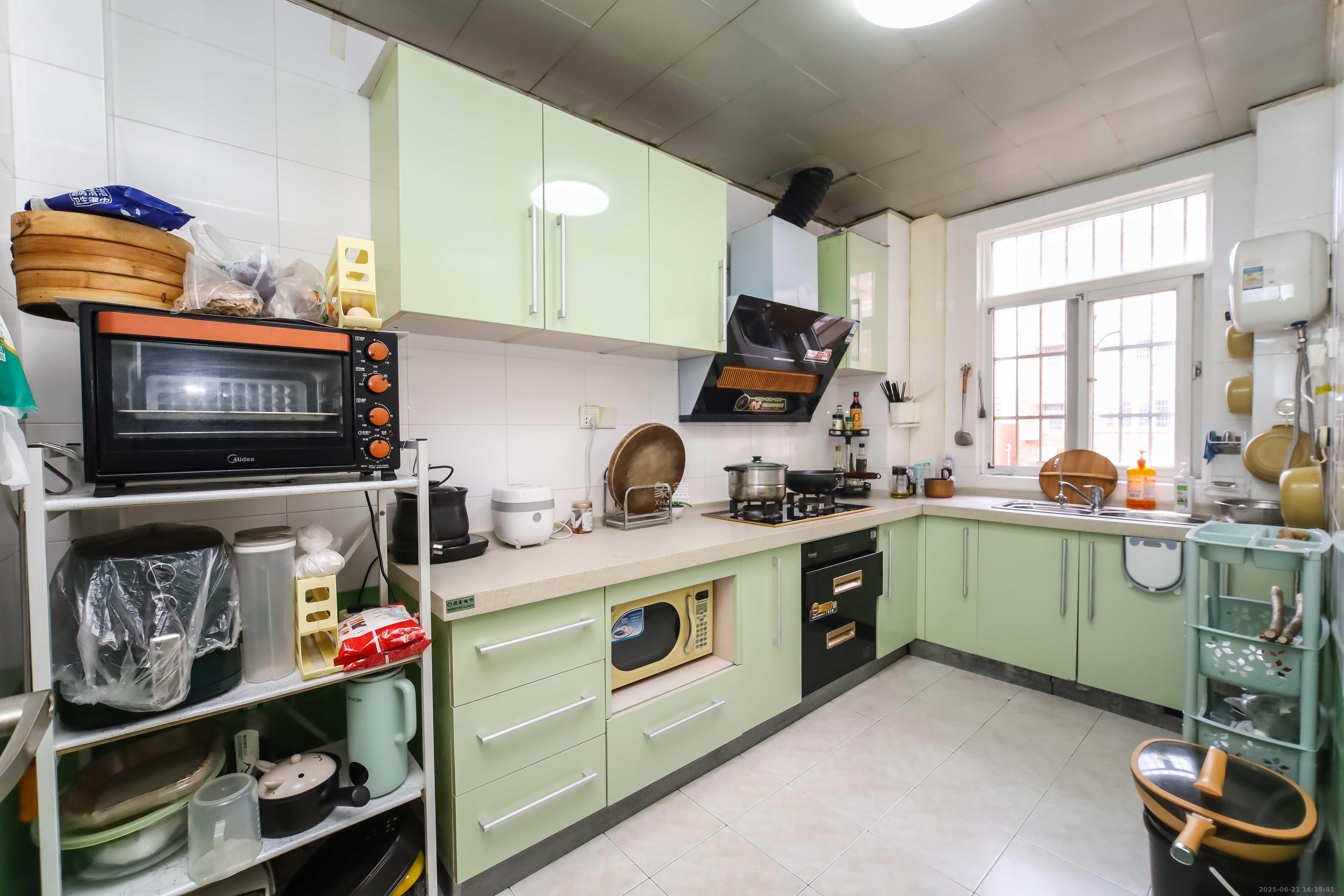 嘉盛逸林园(新合村综合楼) 3室2厅2卫 102.0万 嘉盛逸林园(新合村综合楼) 3室2厅2卫 102.0万厨房