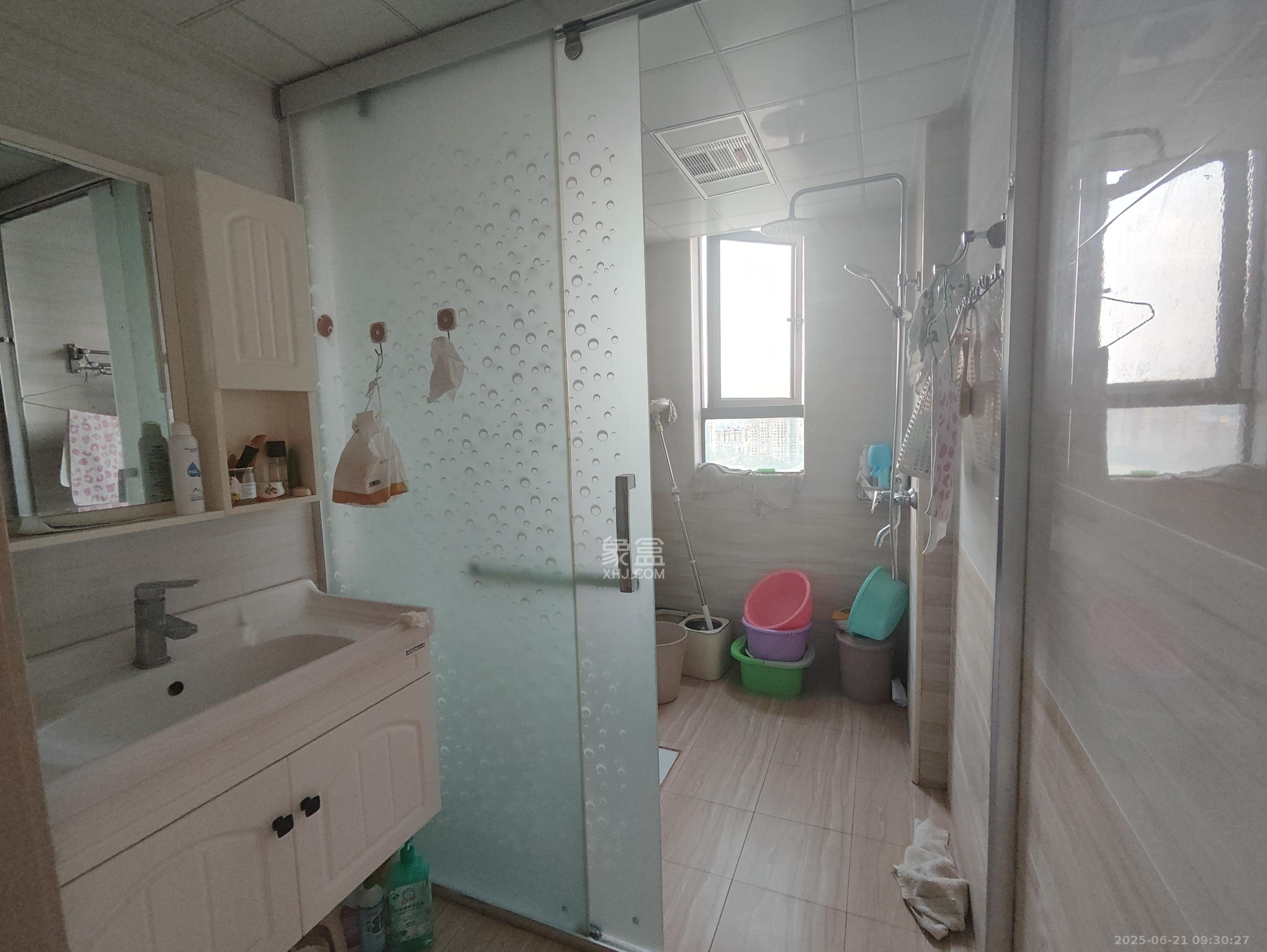 汇金城/嘉华城(二期、三期) 2室2厅1卫 2600.0元/月 汇金城/嘉华城(二期、三期) 2室2厅1卫 2600.0元/月室内图