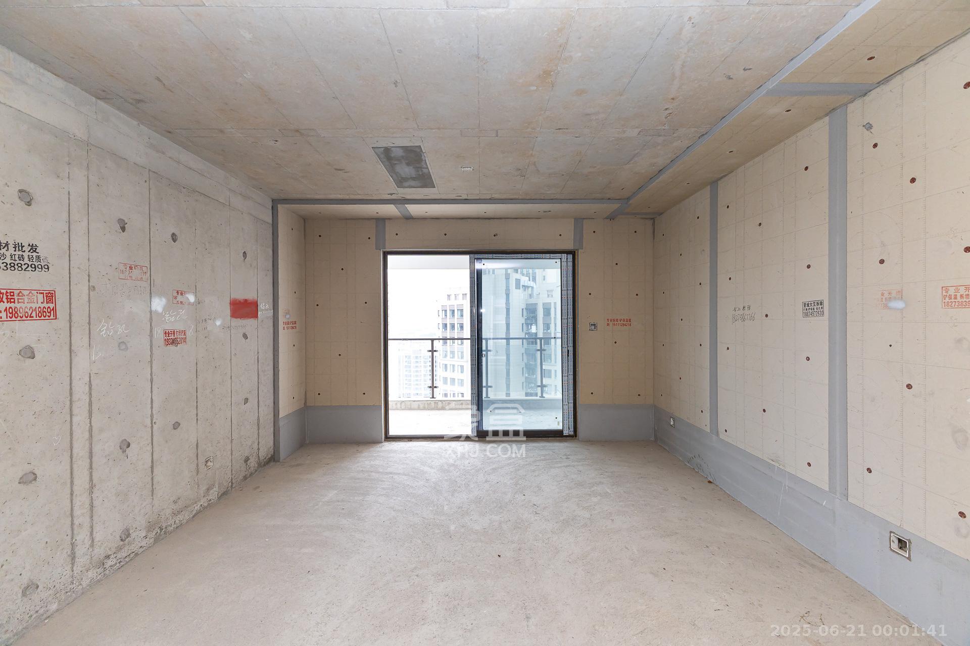 润和湘江天地D区 4室2厅2卫 139.0万 润和湘江天地D区 4室2厅2卫 139.0万客厅