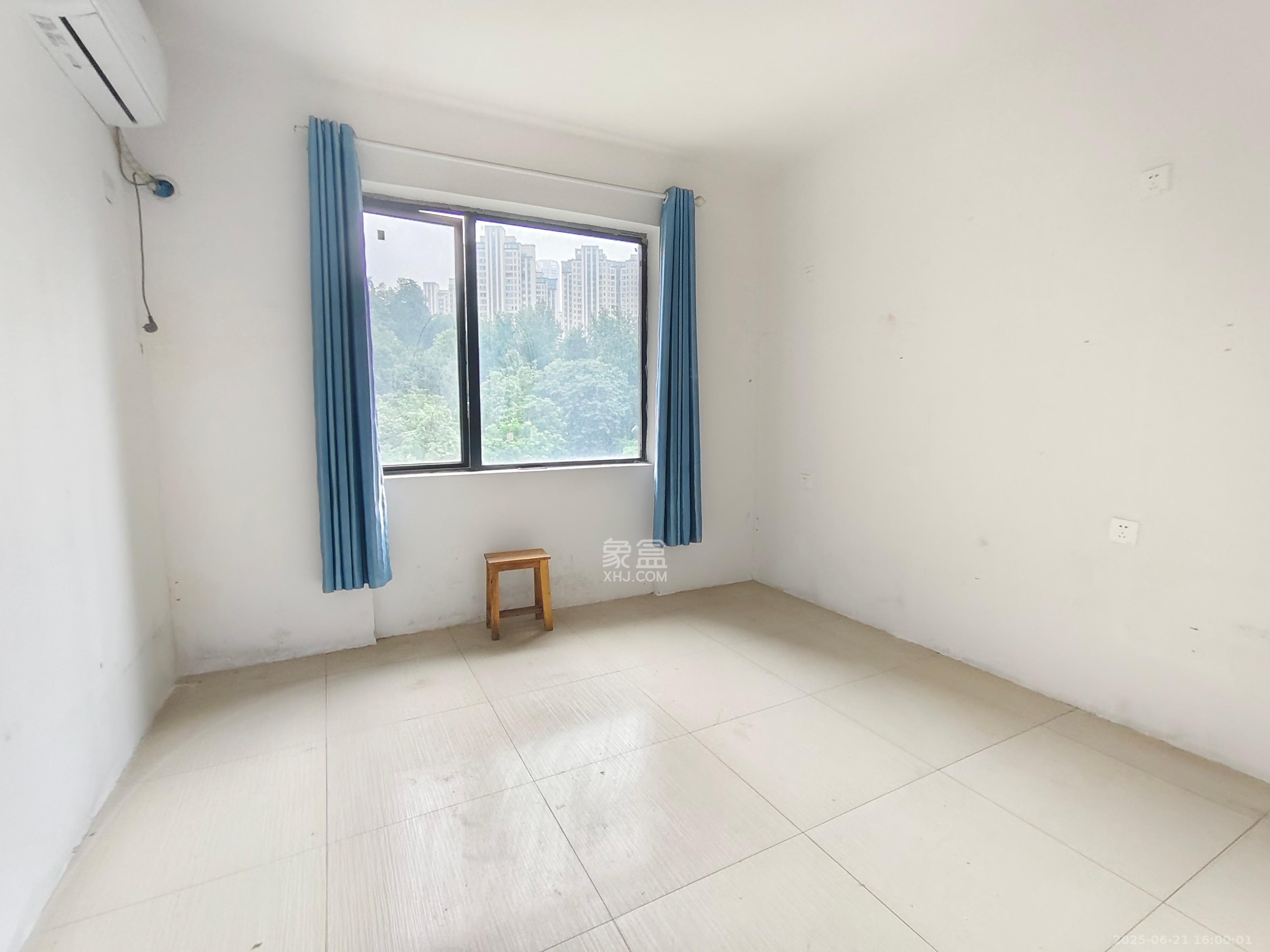 骑龙大街(骑龙苑) 4室2厅2卫 2000.0元/月 骑龙大街(骑龙苑) 4室2厅2卫 2000.0元/月室内图