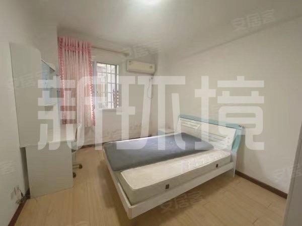 阳光水岸  3室2厅2卫   1300.00元/月室内图