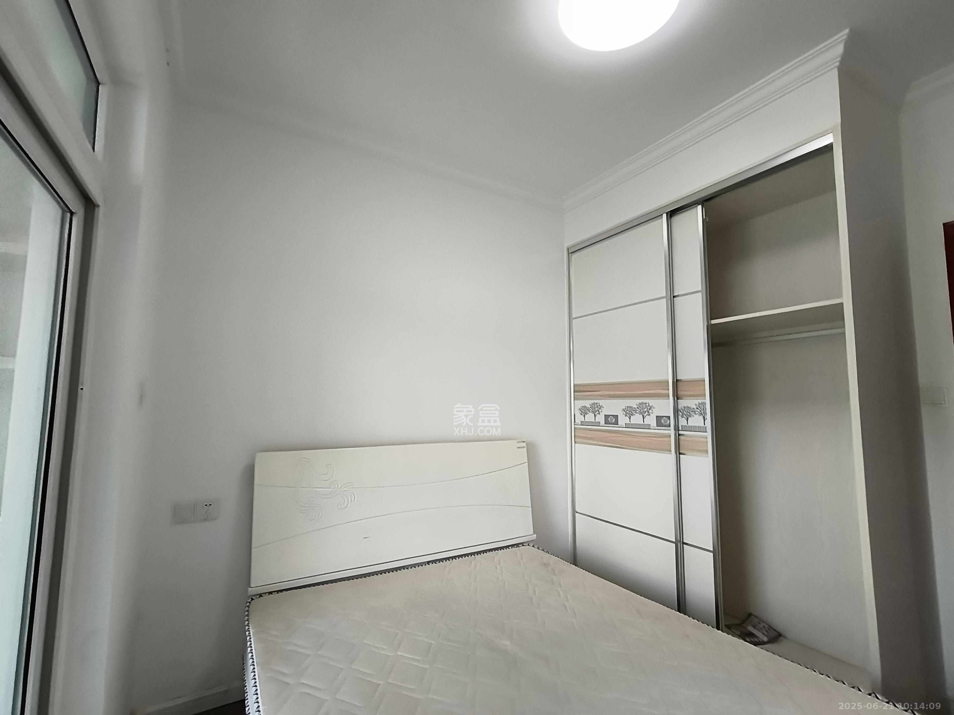 光明城市(星辰青年城) 5室2厅2卫 2200.0元/月 光明城市(星辰青年城) 5室2厅2卫 2200.0元/月室内图