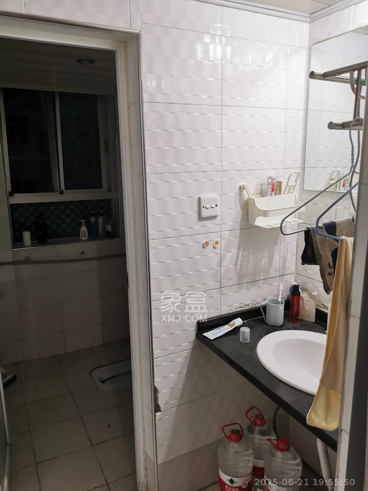 红旗雅居  2室1厅1卫    1800.0元/月室内图