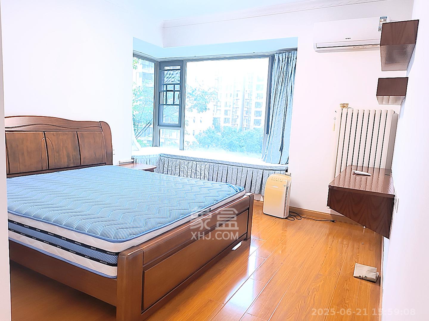 怡海星城 3室2厅2卫 2500.0元/月 怡海星城 3室2厅2卫 2500.0元/月室内图