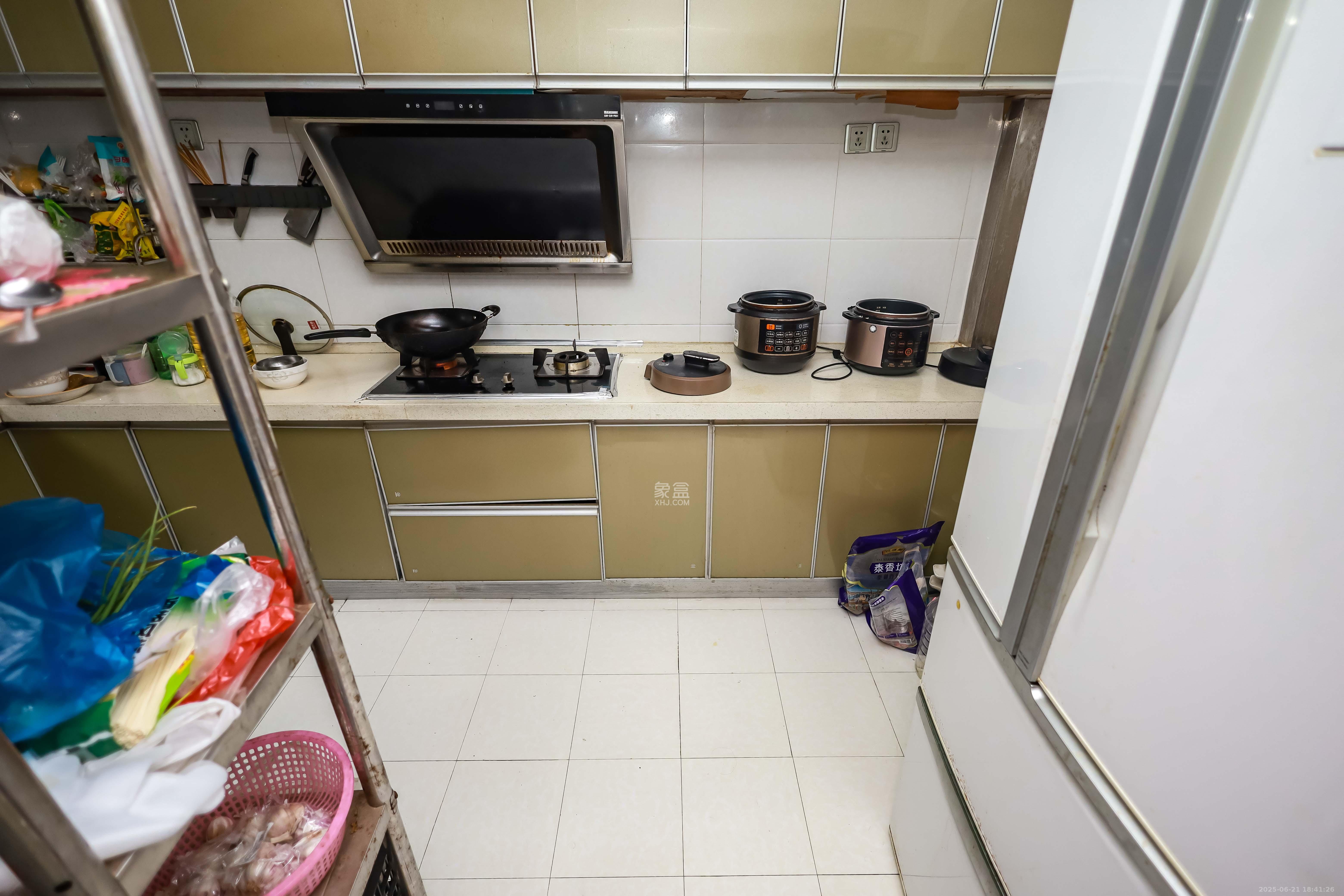 联美品格  3室2厅2卫   95.00万厨房