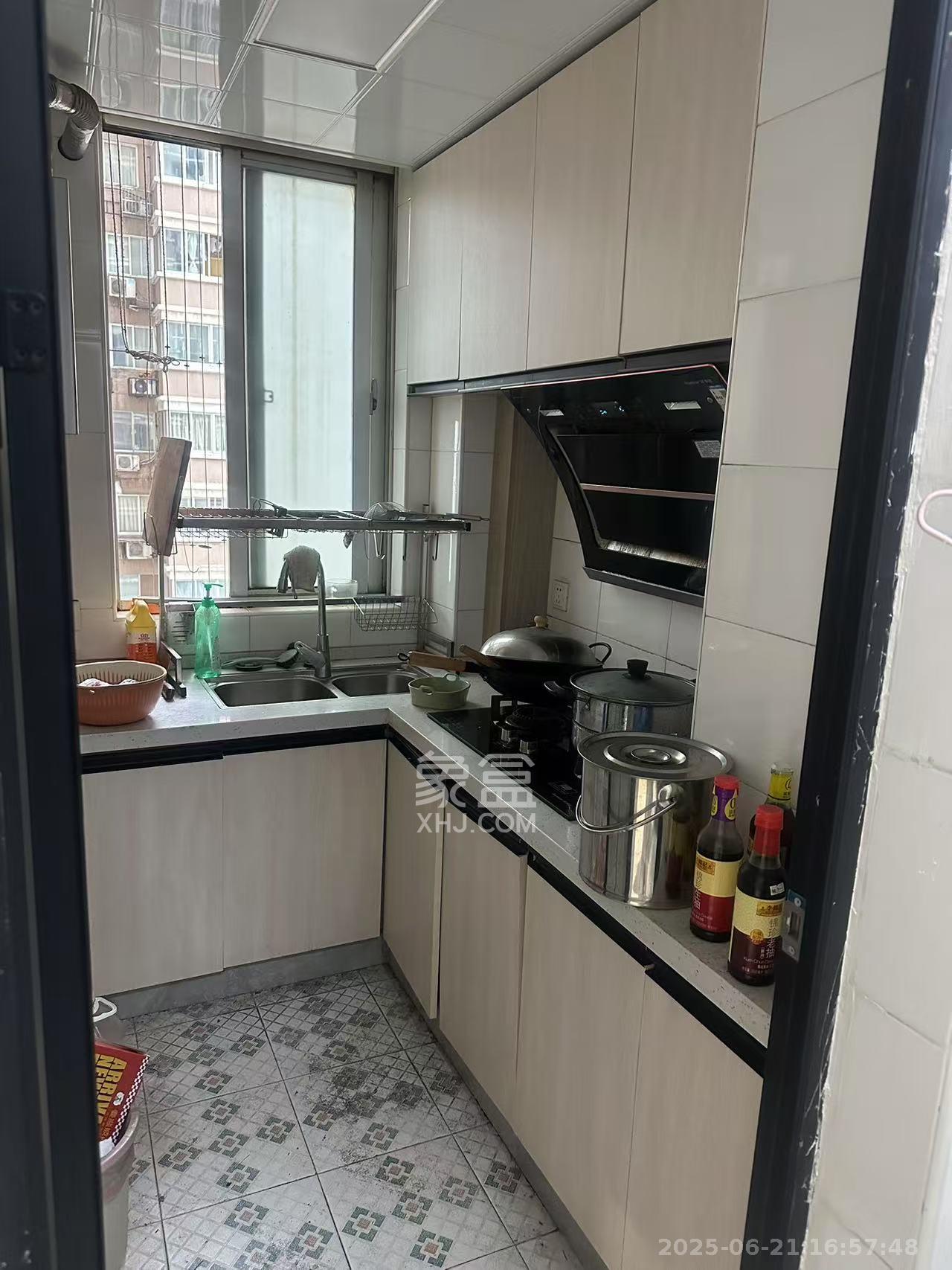 上河国际B座  3室2厅1卫   2600.00元/月室内图