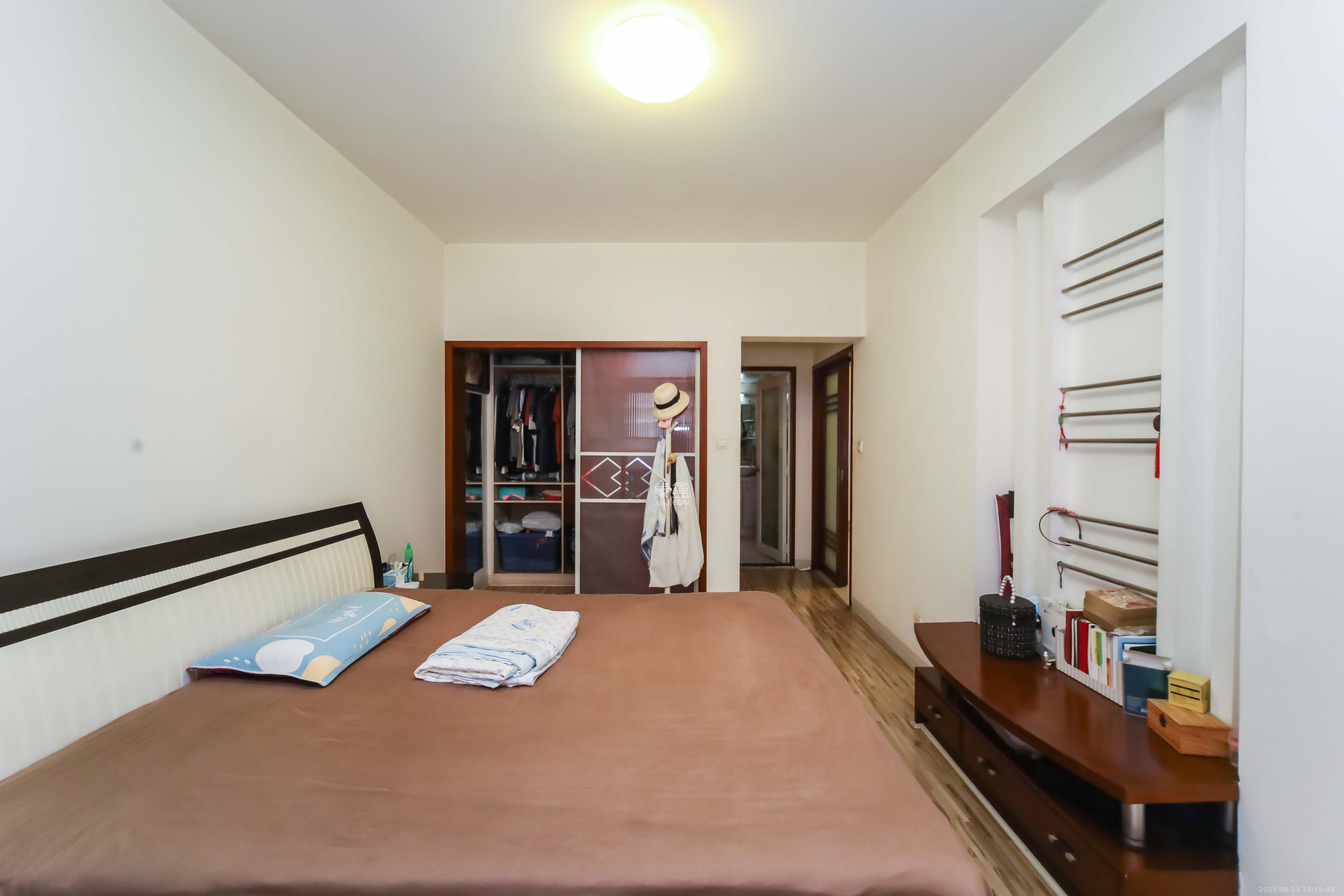 嘉盛逸林园(新合村综合楼) 3室2厅2卫 102.0万 嘉盛逸林园(新合村综合楼) 3室2厅2卫 102.0万卧室