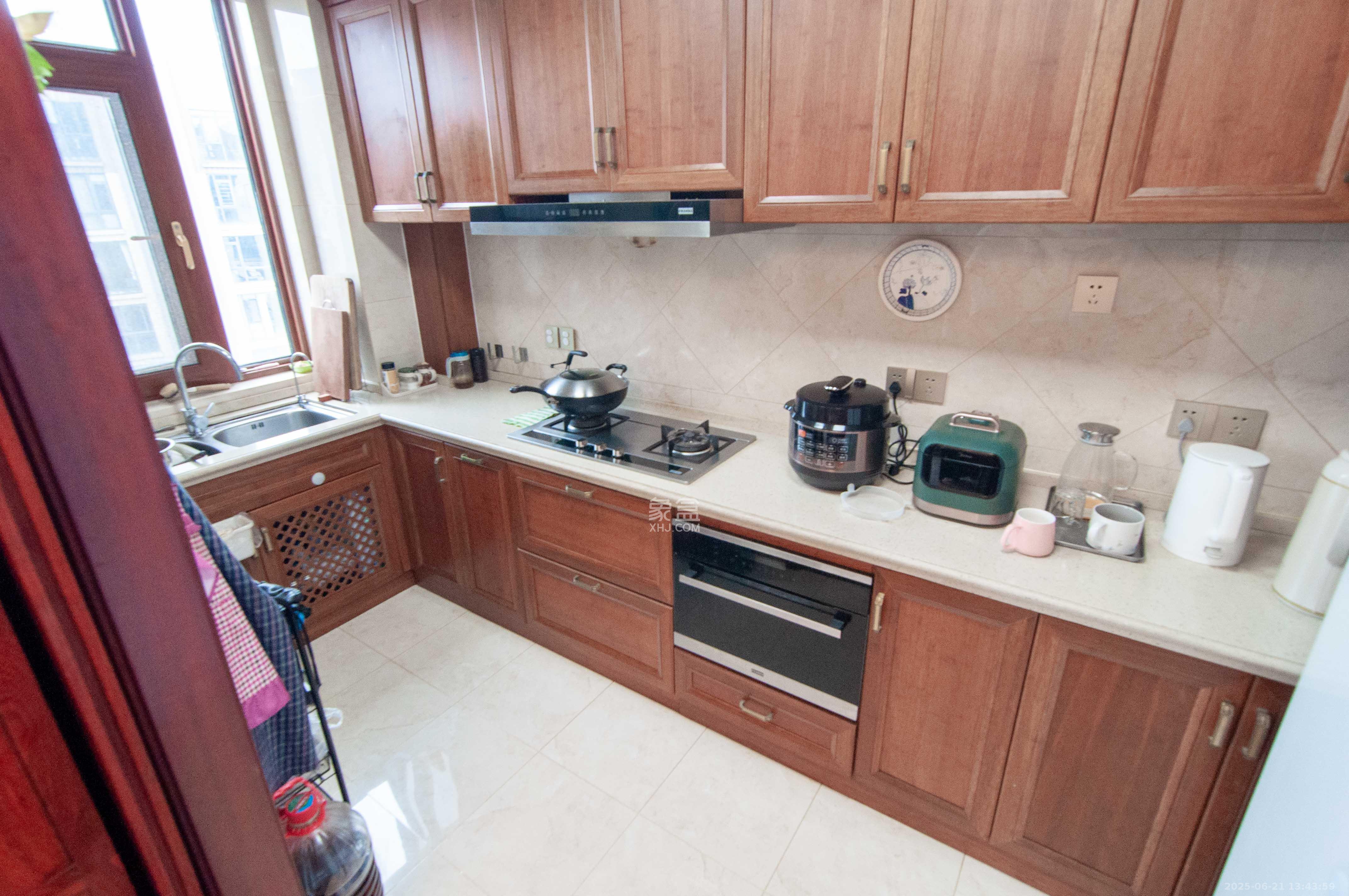 长房梅溪香山 4室2厅2卫 348.0万 长房梅溪香山 4室2厅2卫 348.0万厨房