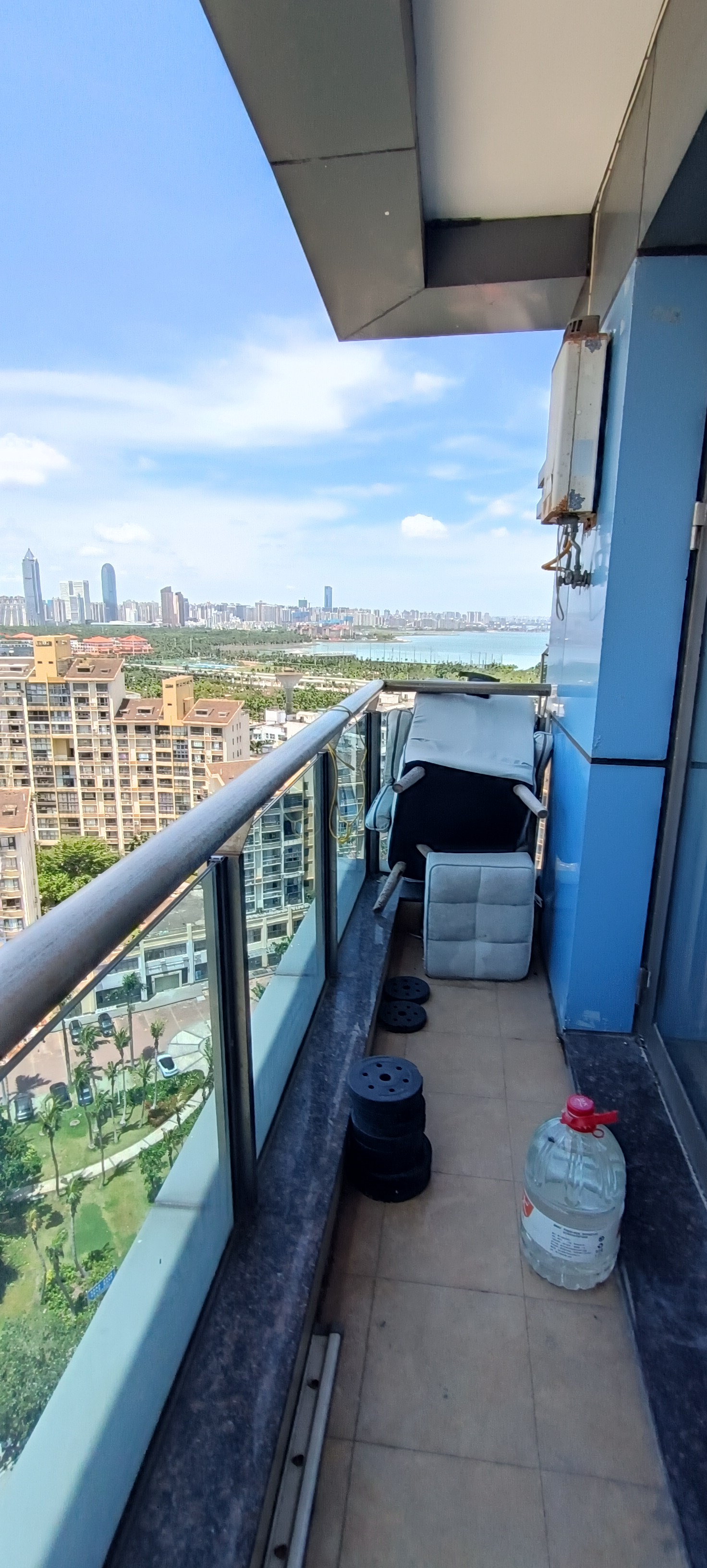 外滩中心  1室1厅1卫    2500.0元/月 外滩中心  1室1厅1卫    2500.0元/月室内图