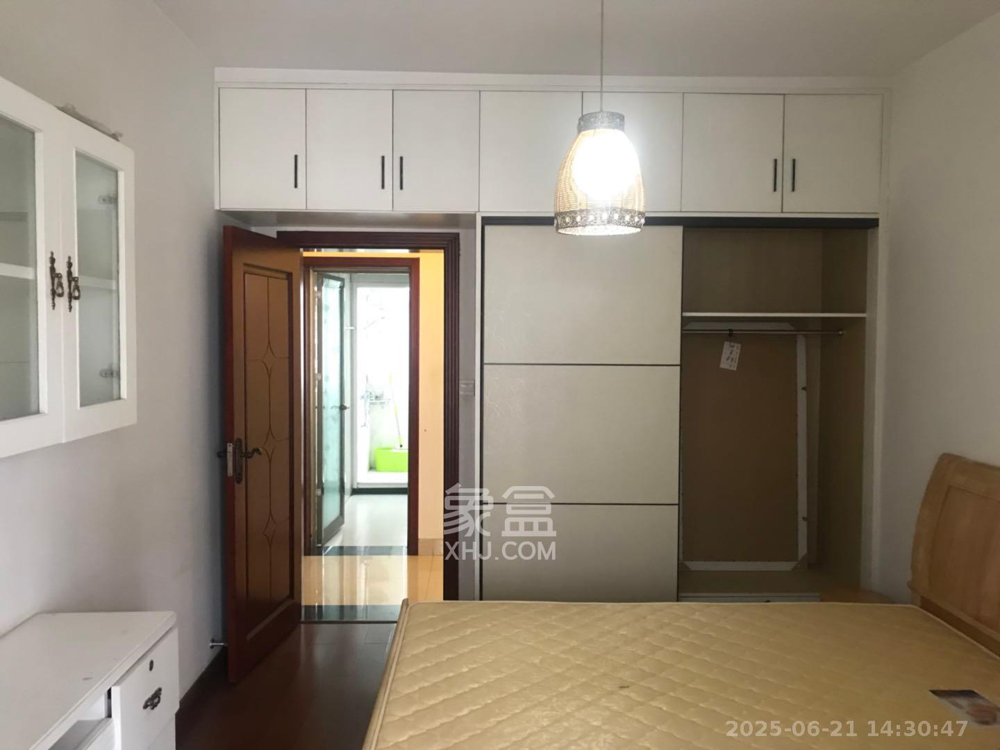 嘉盛华庭（一期、二期、三期）  3室2厅2卫    3000.0元/月室内图