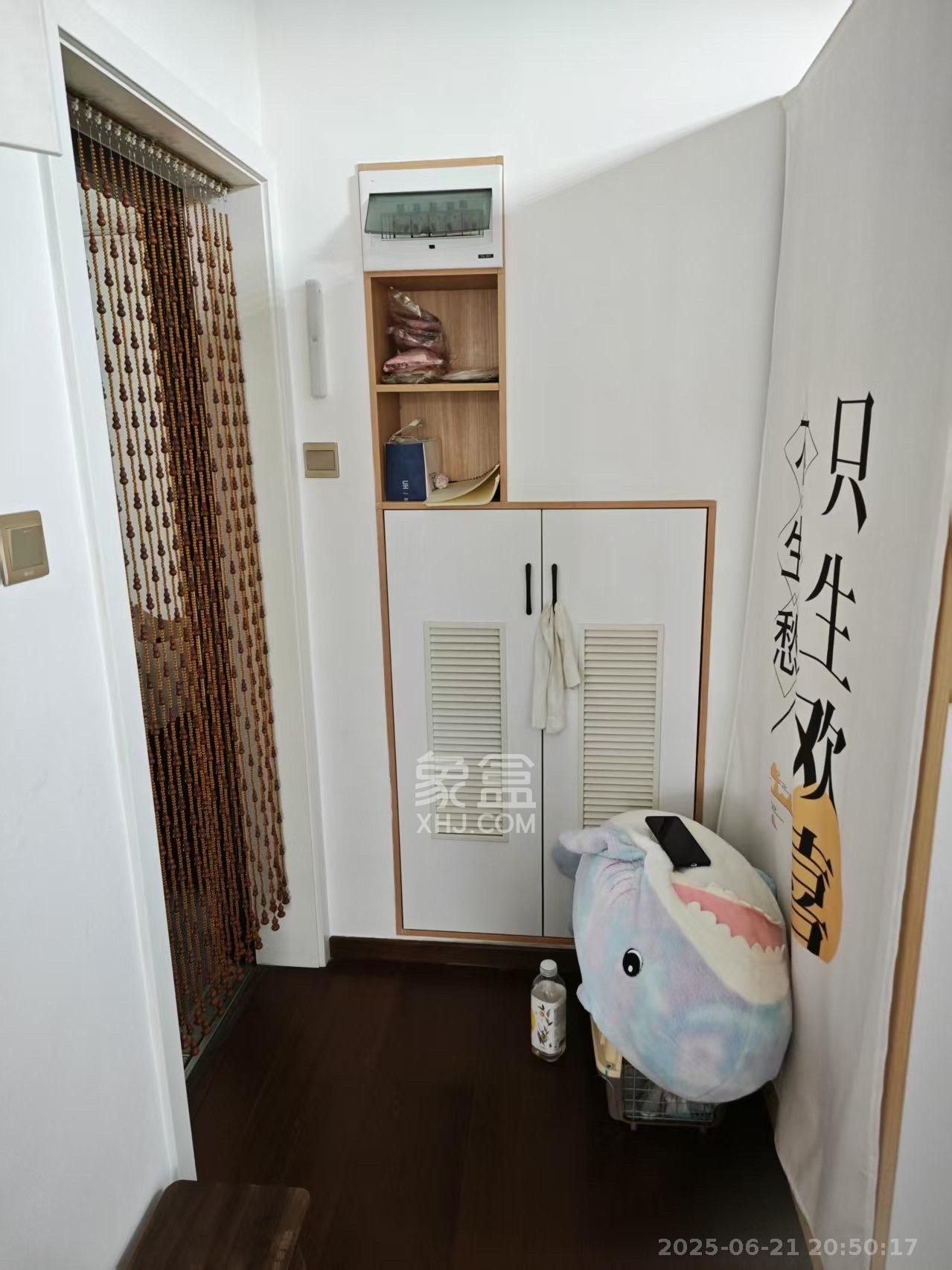 向东南社区  2室1厅1卫   1000.00元/月室内图