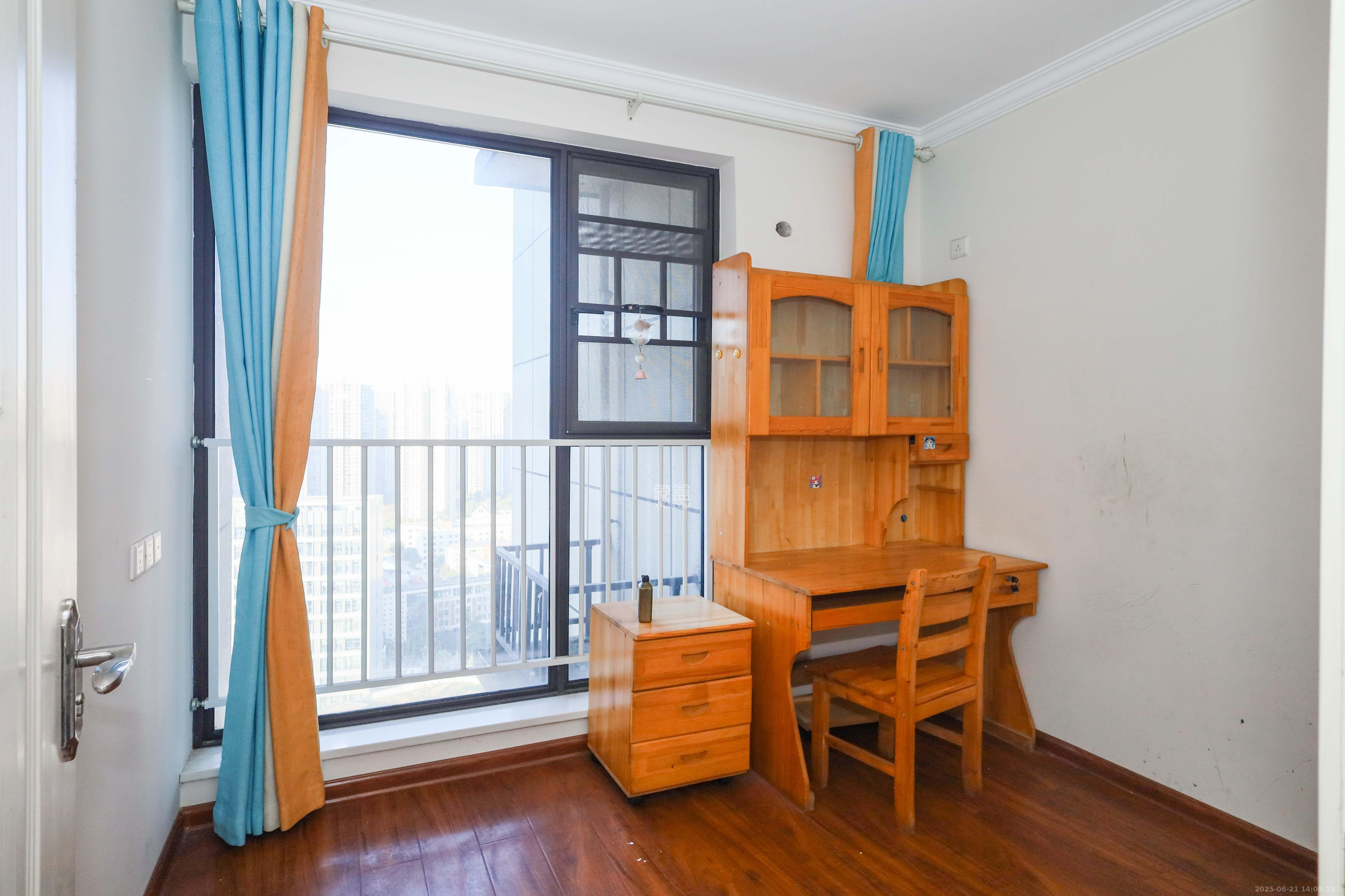 中国铁建梅溪青秀二期  4室2厅2卫    3200.0元/月室内图