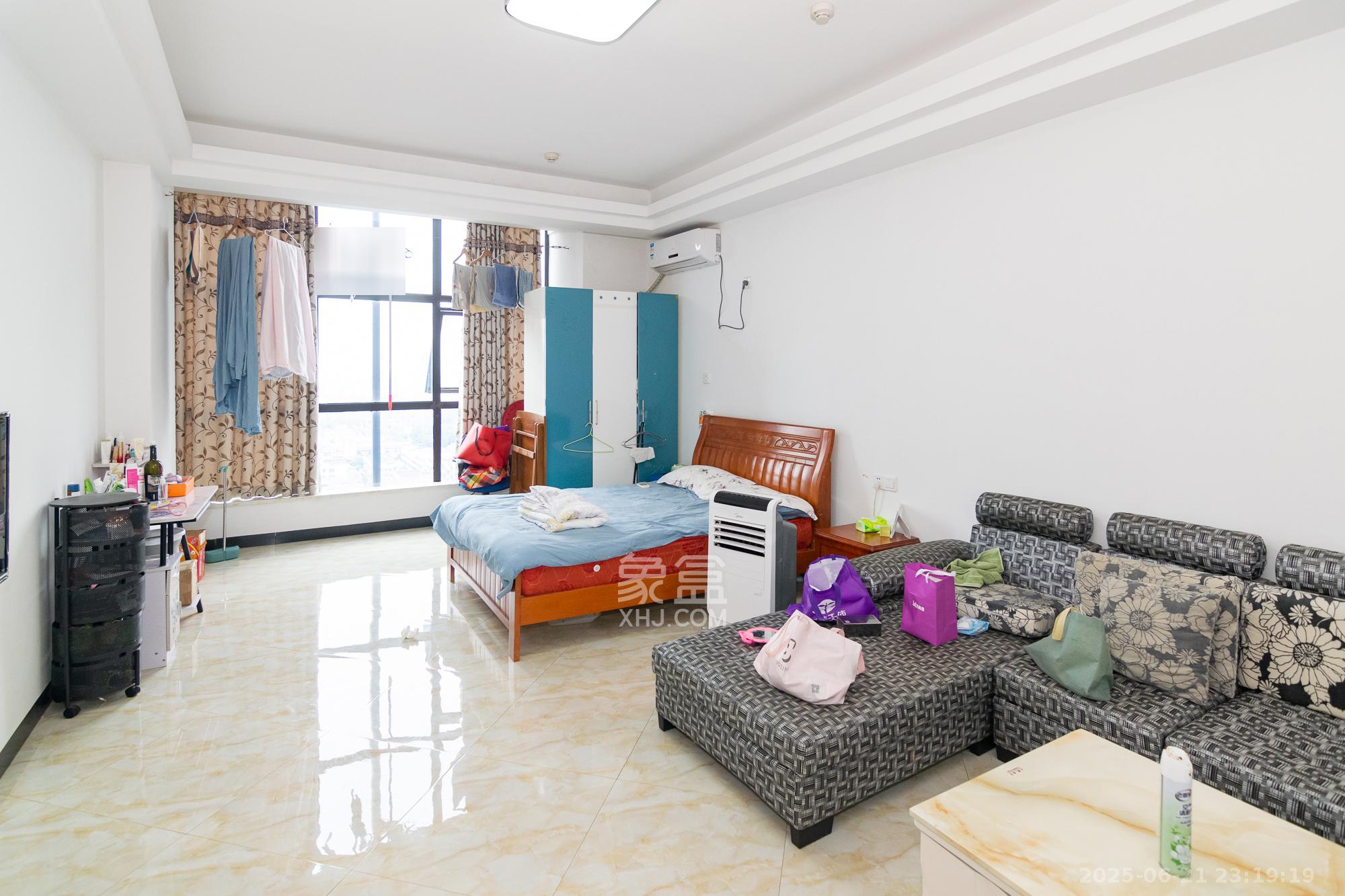 西湖星城公馆  1室1厅1卫    22.8万 西湖星城公馆  1室1厅1卫    22.8万客厅