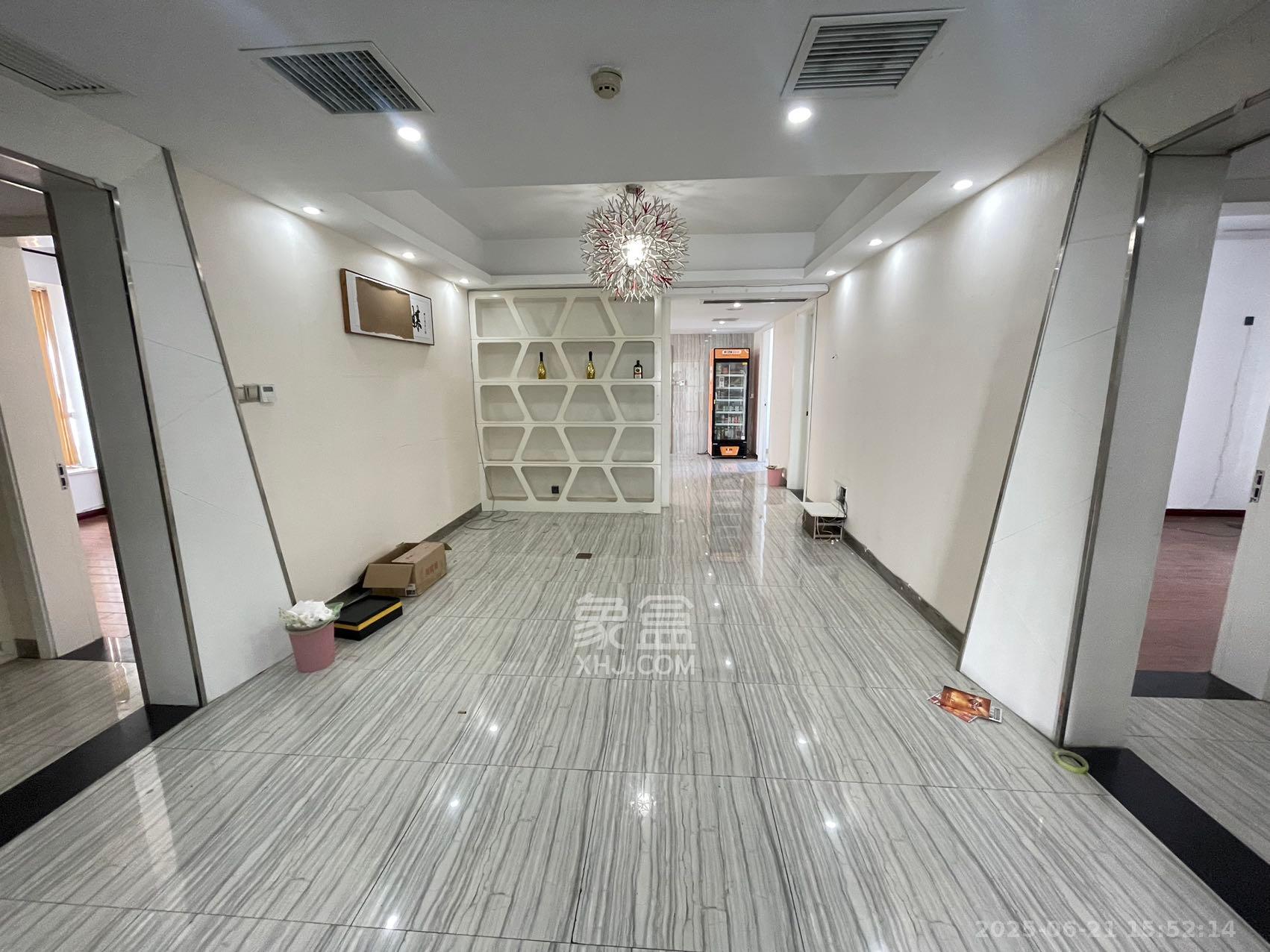 湘江世纪城富湾国际  5室2厅2卫    9500.0元/月室内图