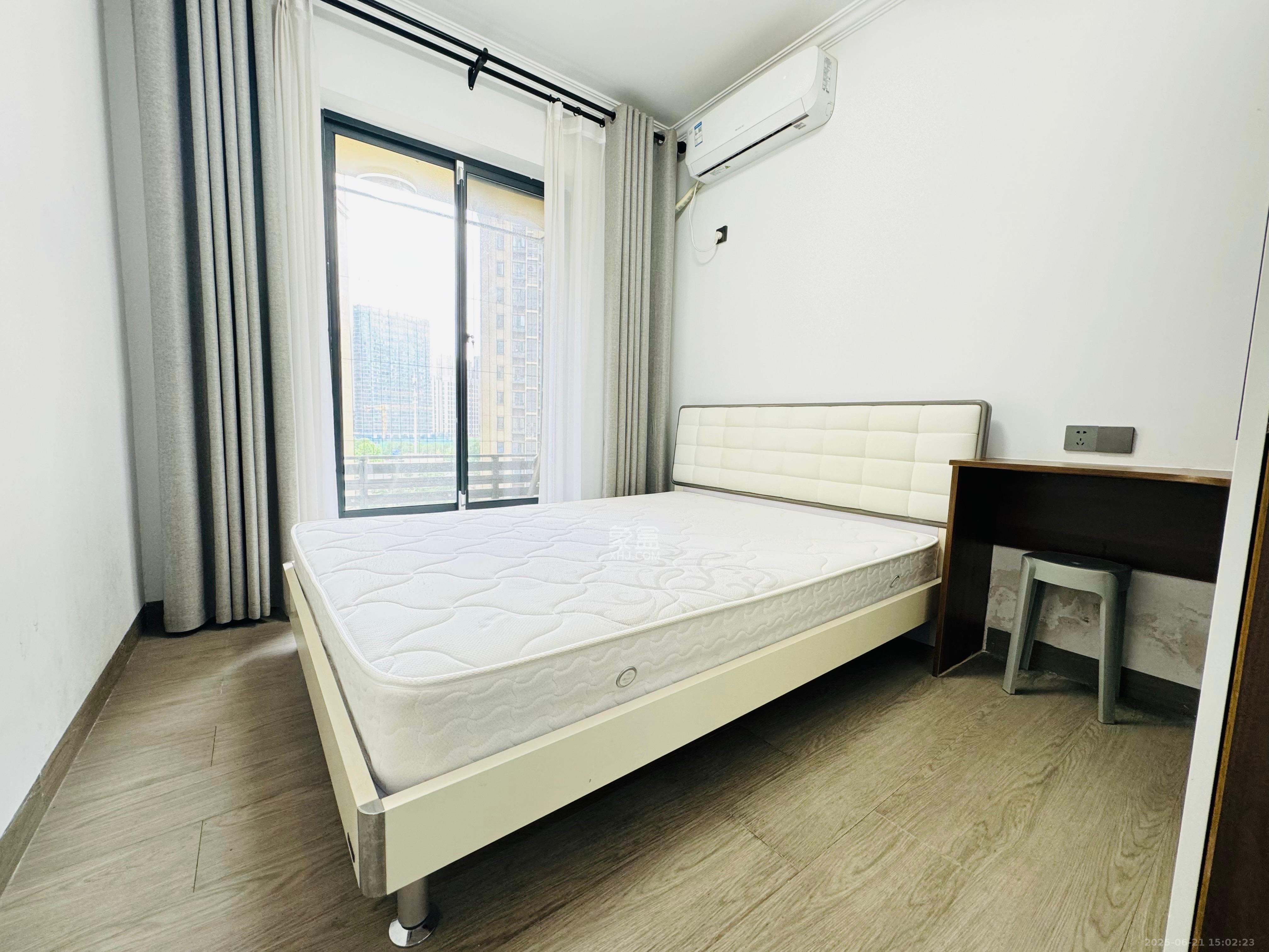 振业城三期  4室2厅2卫   3600.00元/月室内图