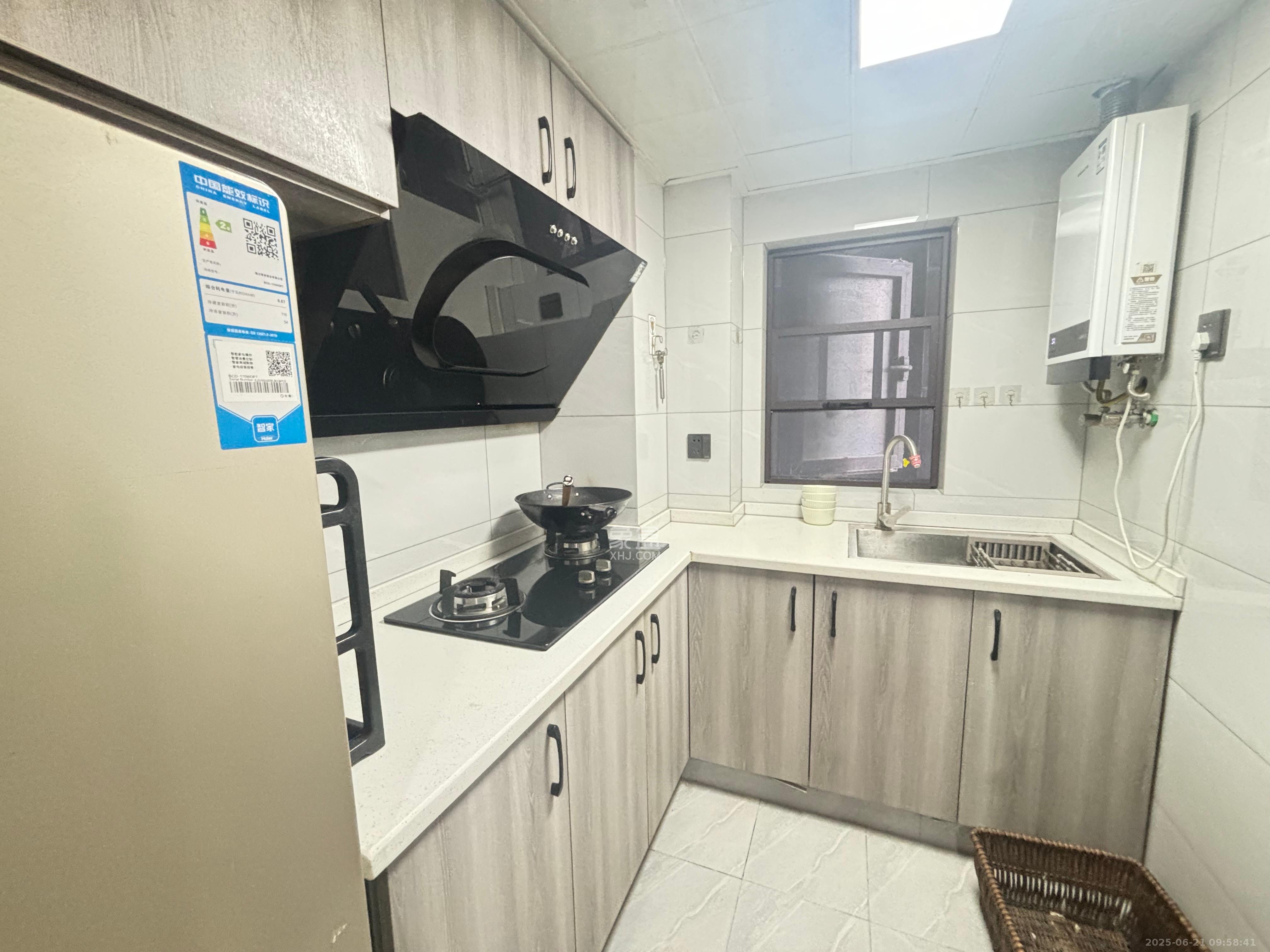 万科金色梦想B区  3室2厅2卫    2600.0元/月室内图