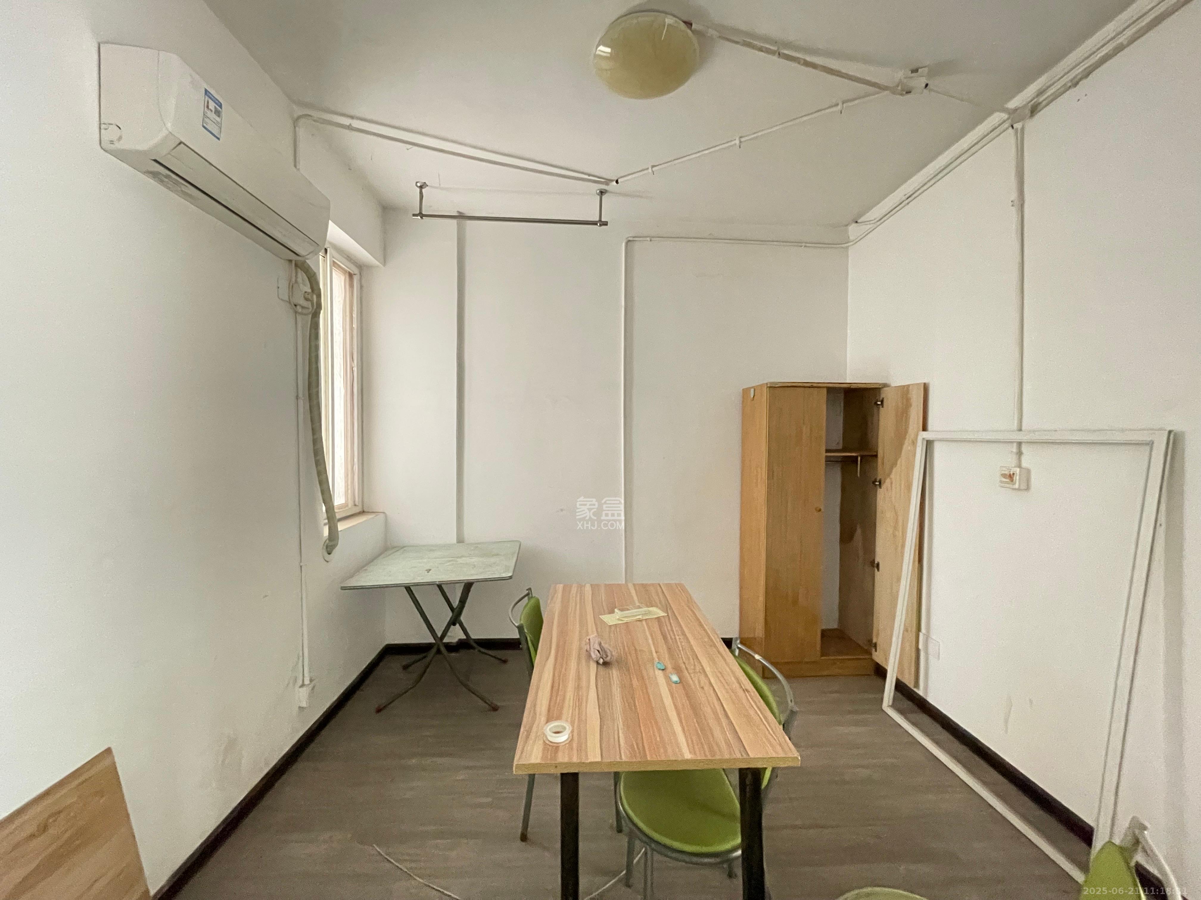 金信阳光在线 4室2厅2卫 1800.0元/月 金信阳光在线 4室2厅2卫 1800.0元/月室内图