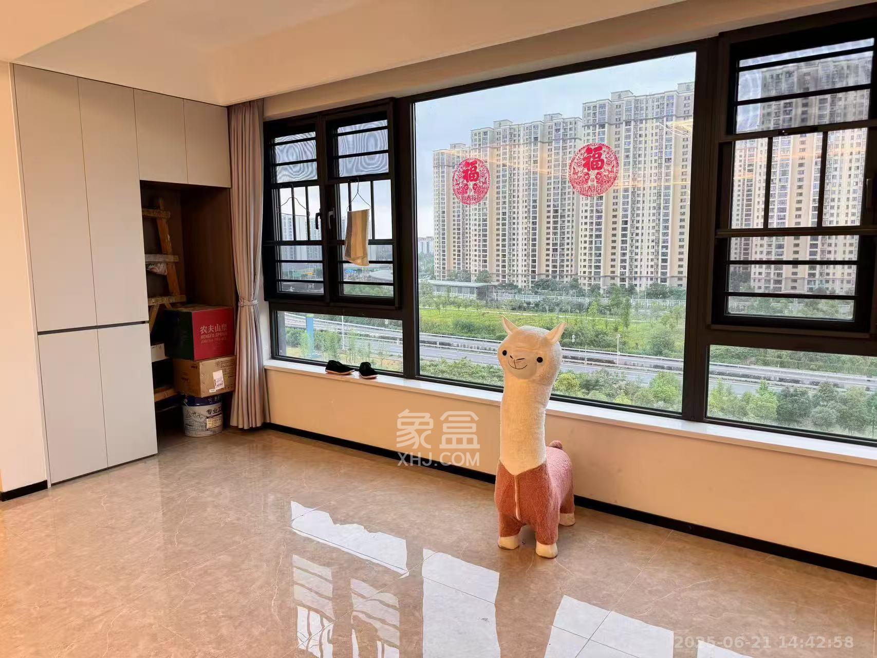华润凯旋门二期  4室2厅2卫   4000.00元/月室内图