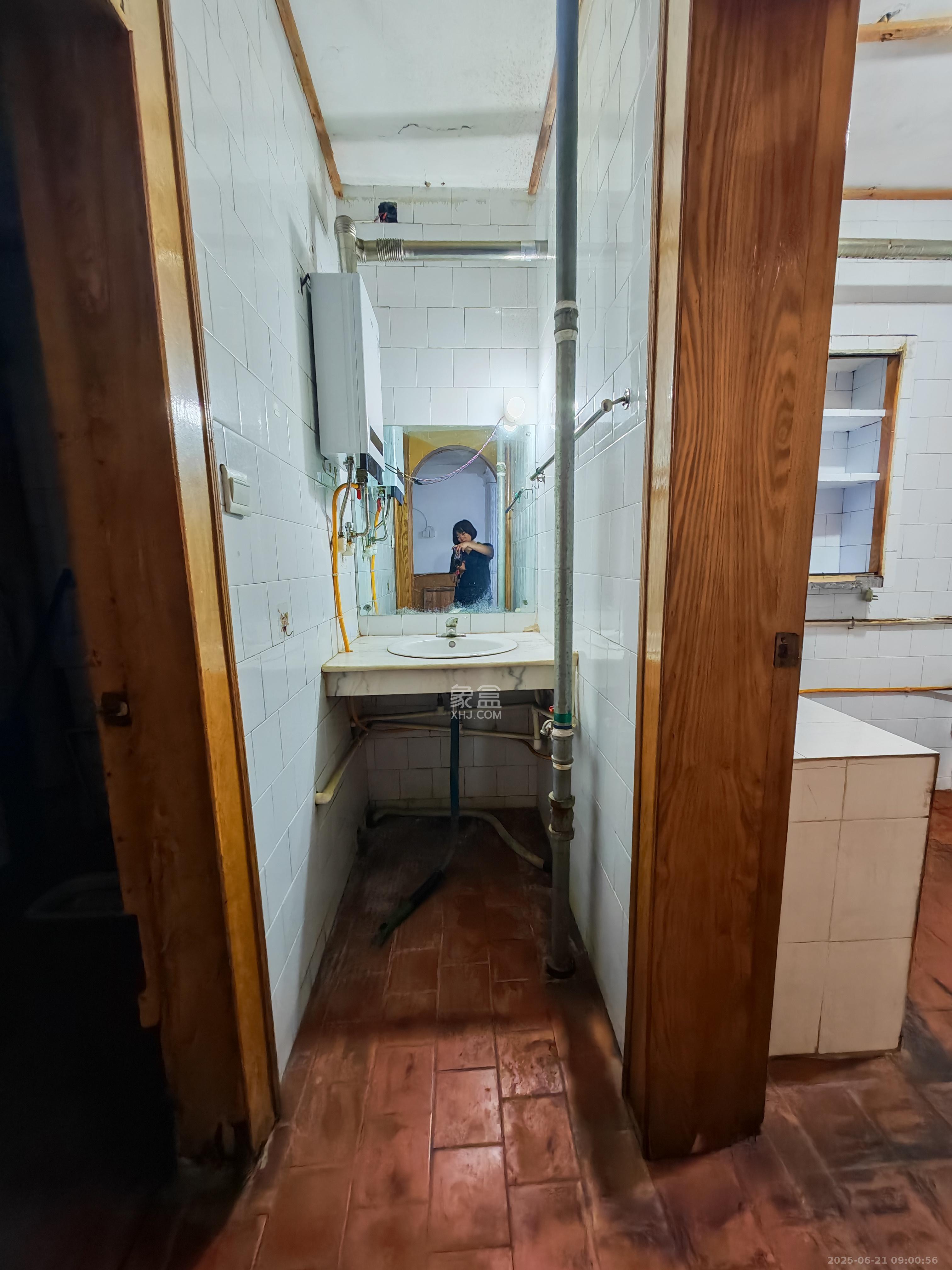 赛福尔公寓 3室1厅1卫 1000.0元/月 赛福尔公寓 3室1厅1卫 1000.0元/月室内图