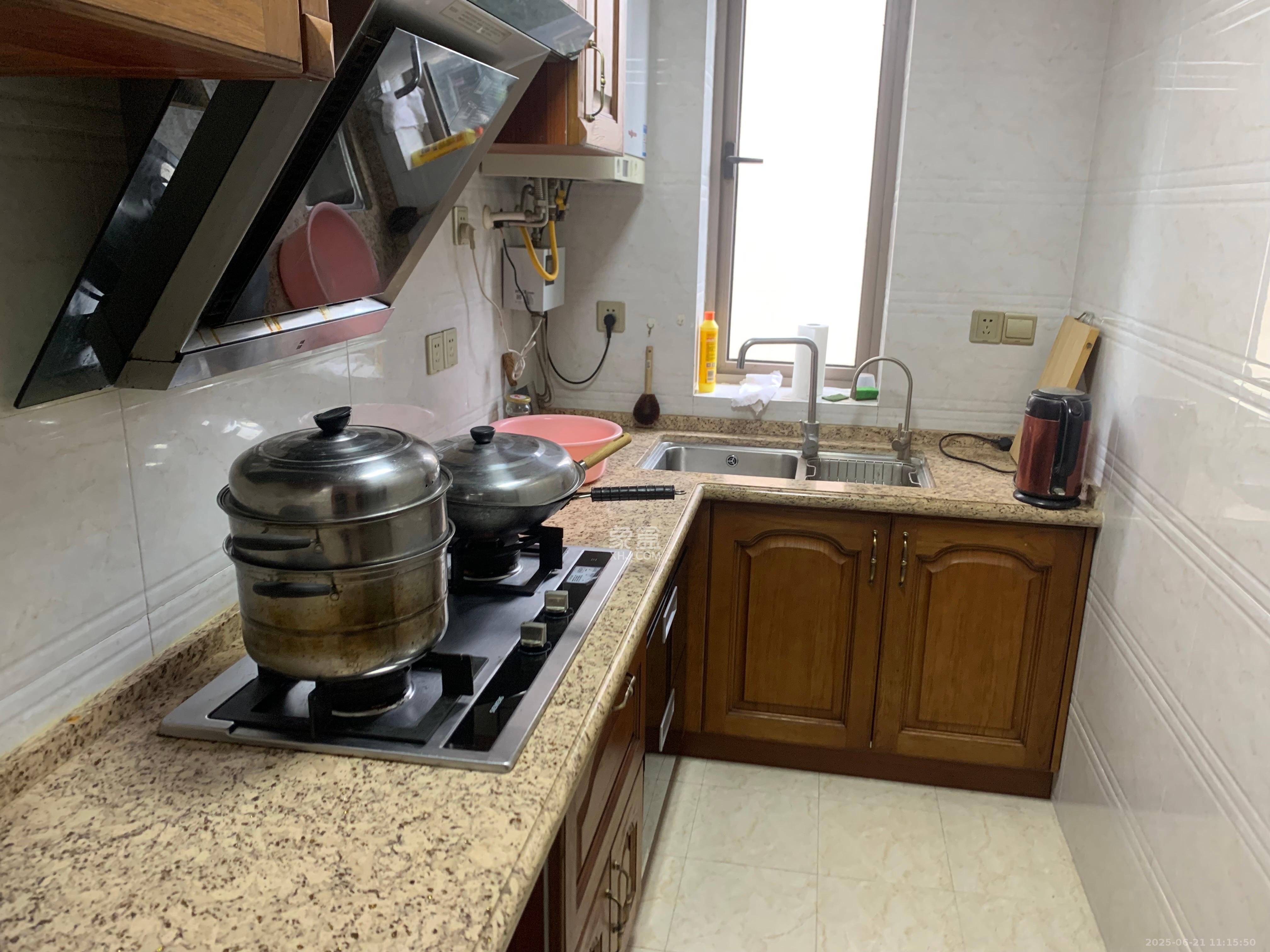 世茂铂翠湾二期  4室2厅2卫   5000.00元/月室内图