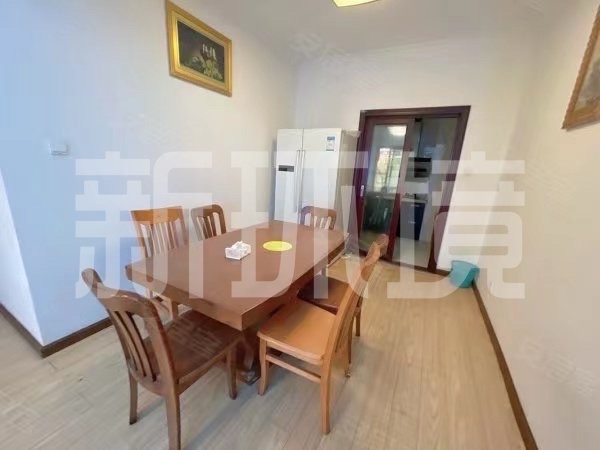 阳光水岸  3室2厅2卫   1300.00元/月室内图