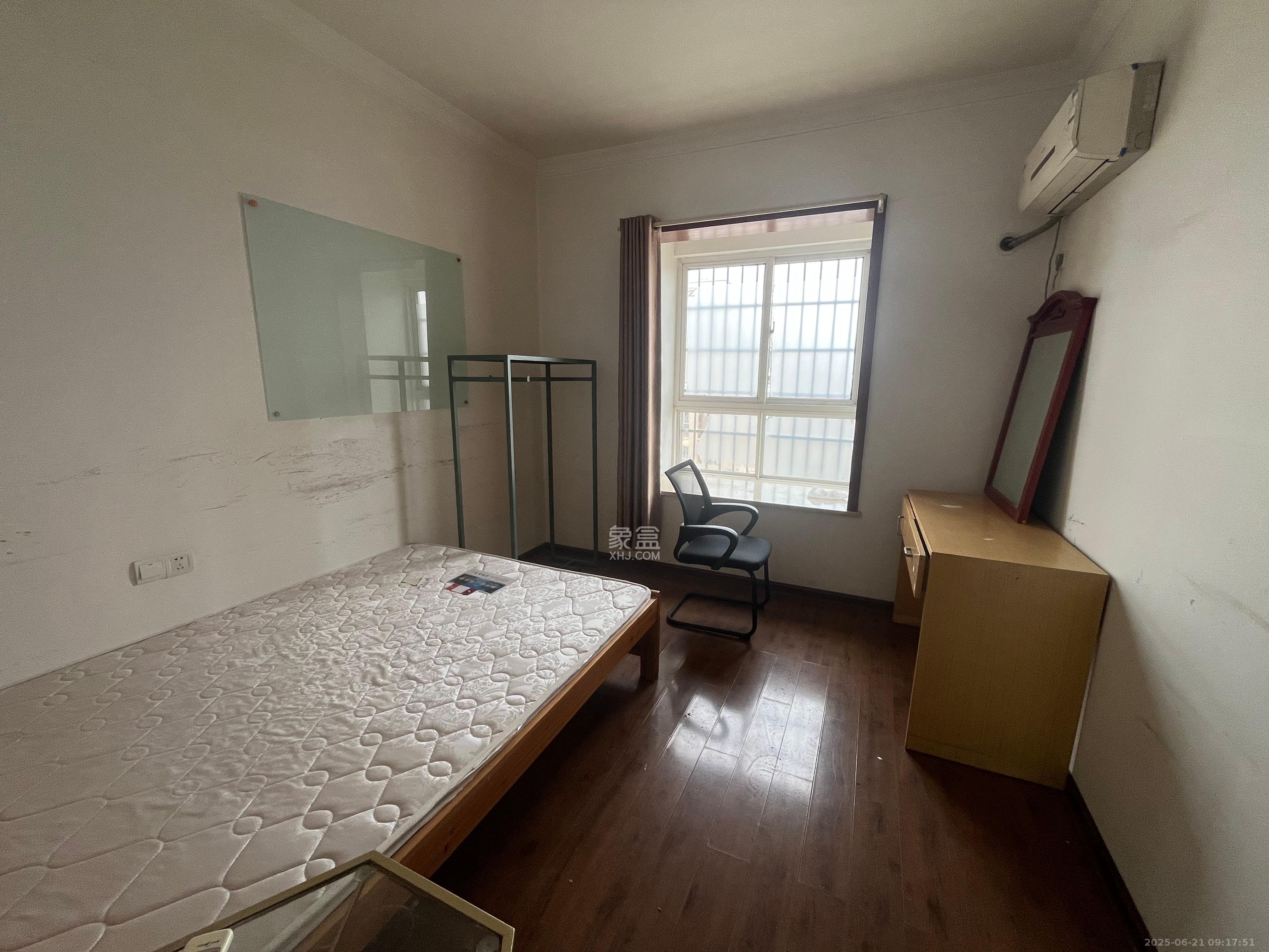 上河国际C区  4室2厅2卫    3500.0元/月室内图