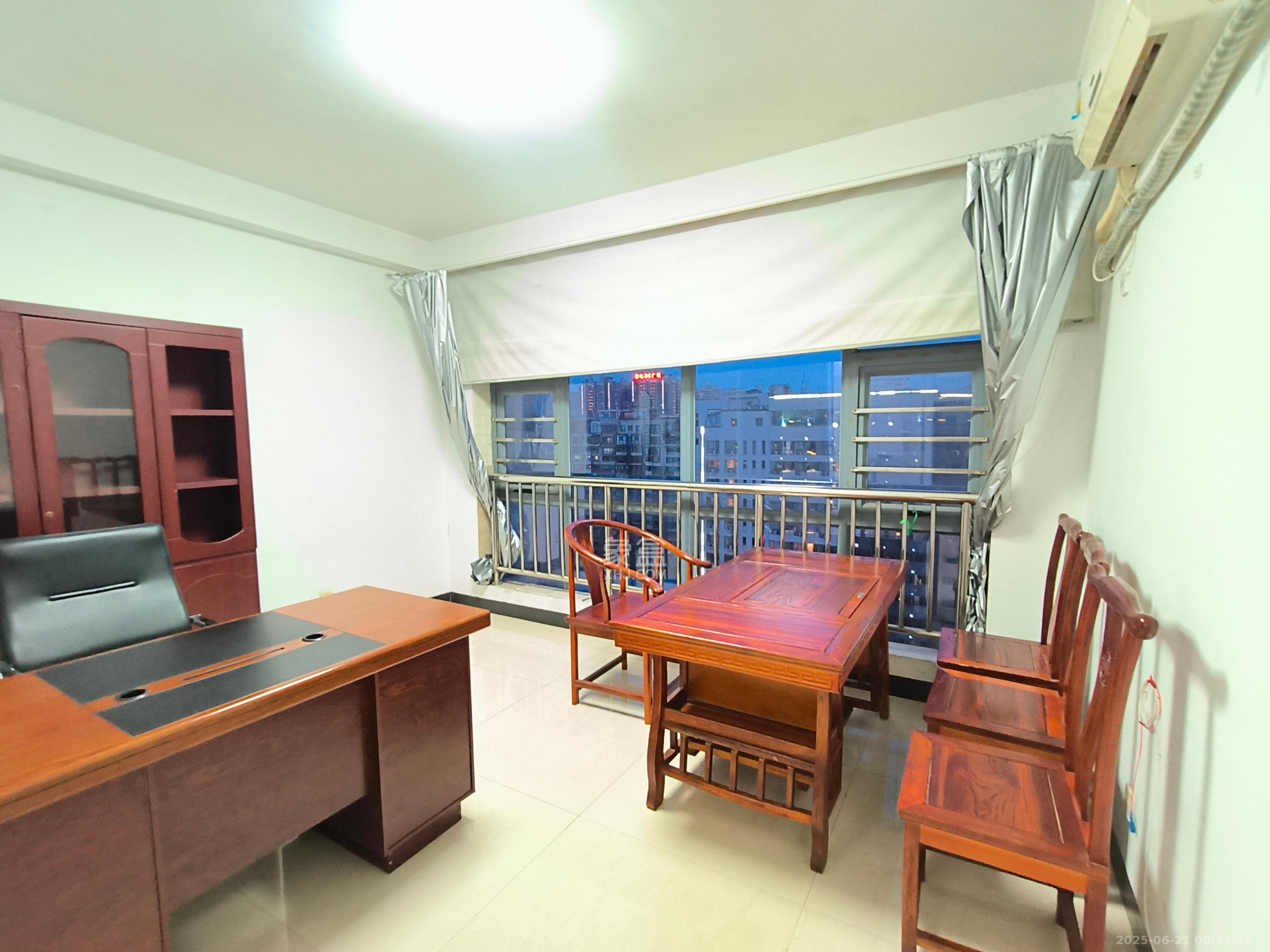 人瑞潇湘国际  1室1厅1卫    2400.0元/月 人瑞潇湘国际  1室1厅1卫    2400.0元/月室内图