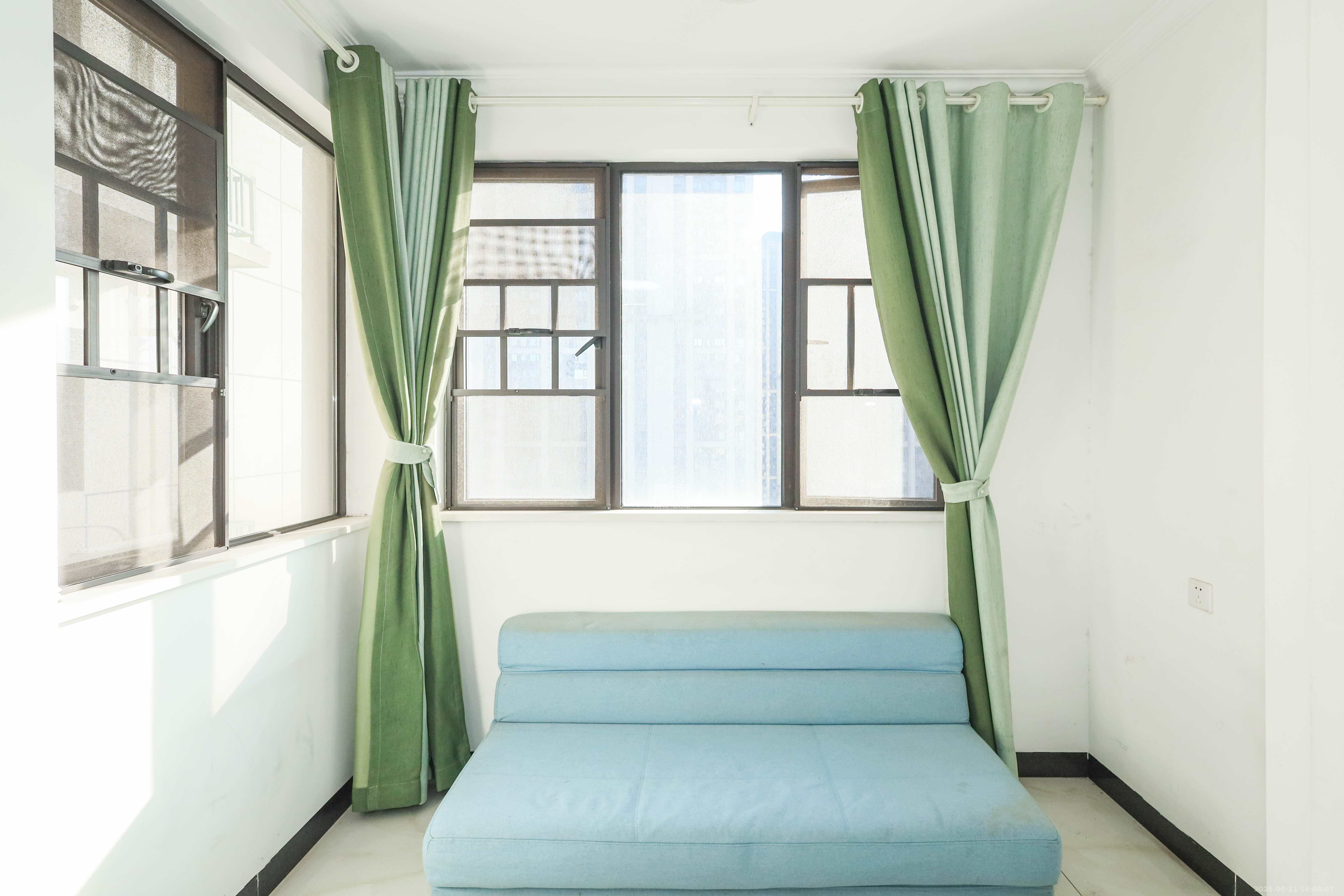 中国铁建梅溪青秀二期  4室2厅2卫    3200.0元/月室内图