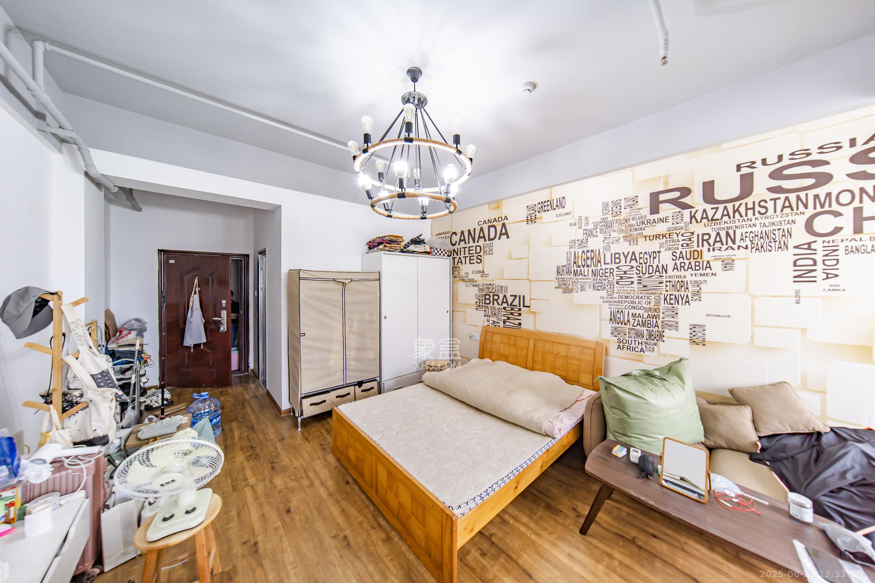 中南壹号院 1室1厅1卫 32.0万 中南壹号院 1室1厅1卫 32.0万卧室