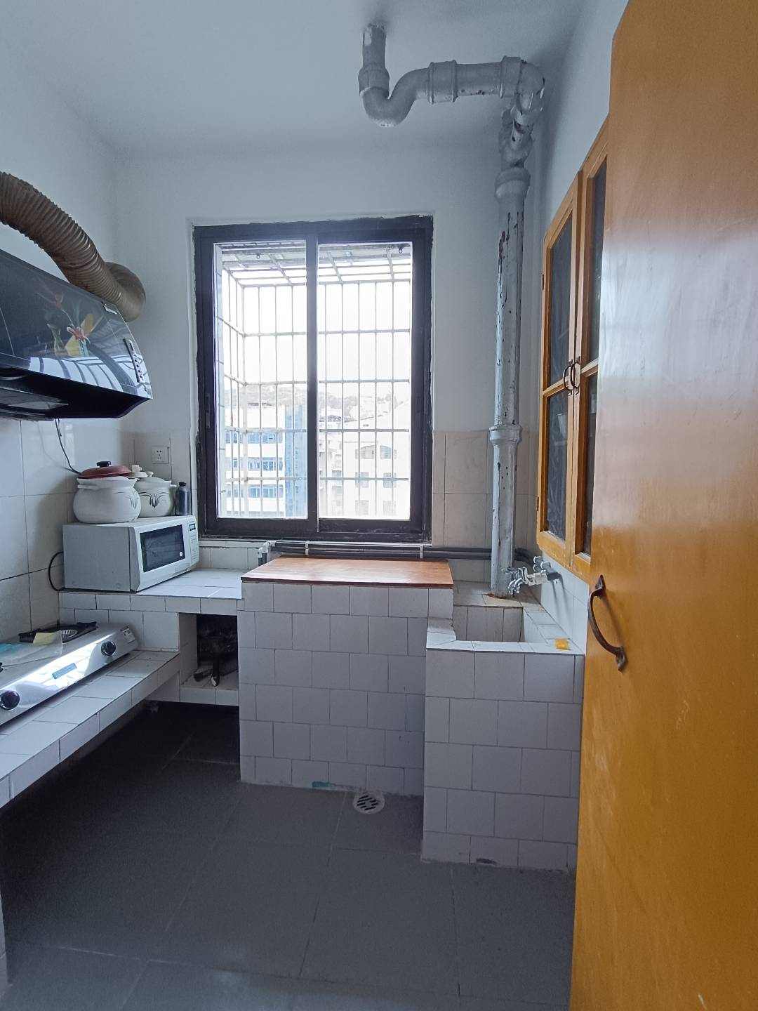 张家界公安局宿舍  3室2厅1卫    1000.0元/月 张家界公安局宿舍  3室2厅1卫    1000.0元/月室内图