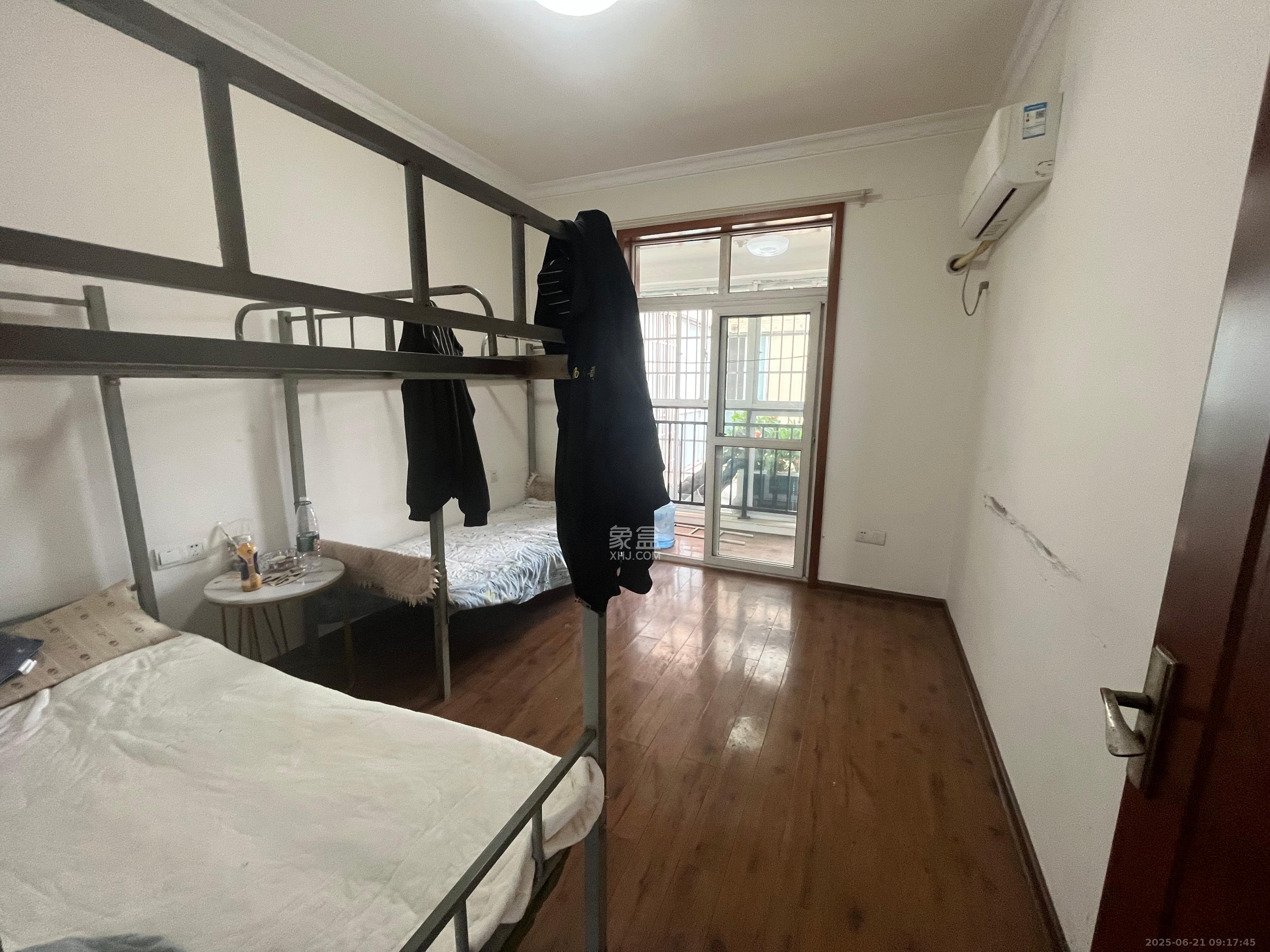 上河国际C区  4室2厅2卫    3500.0元/月室内图