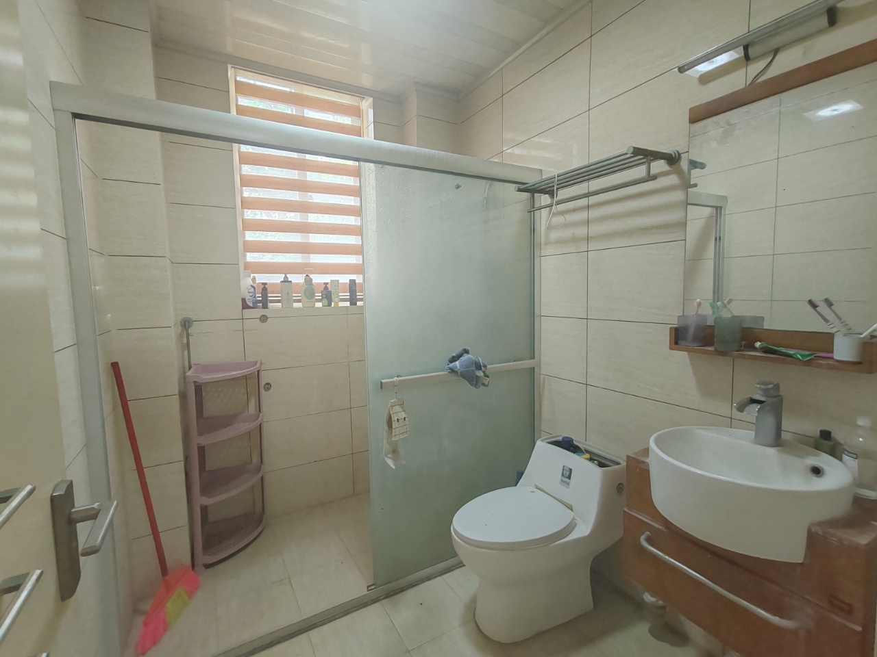 红泥月亮湾  3室2厅2卫    158.0万 红泥月亮湾  3室2厅2卫    158.0万室内图