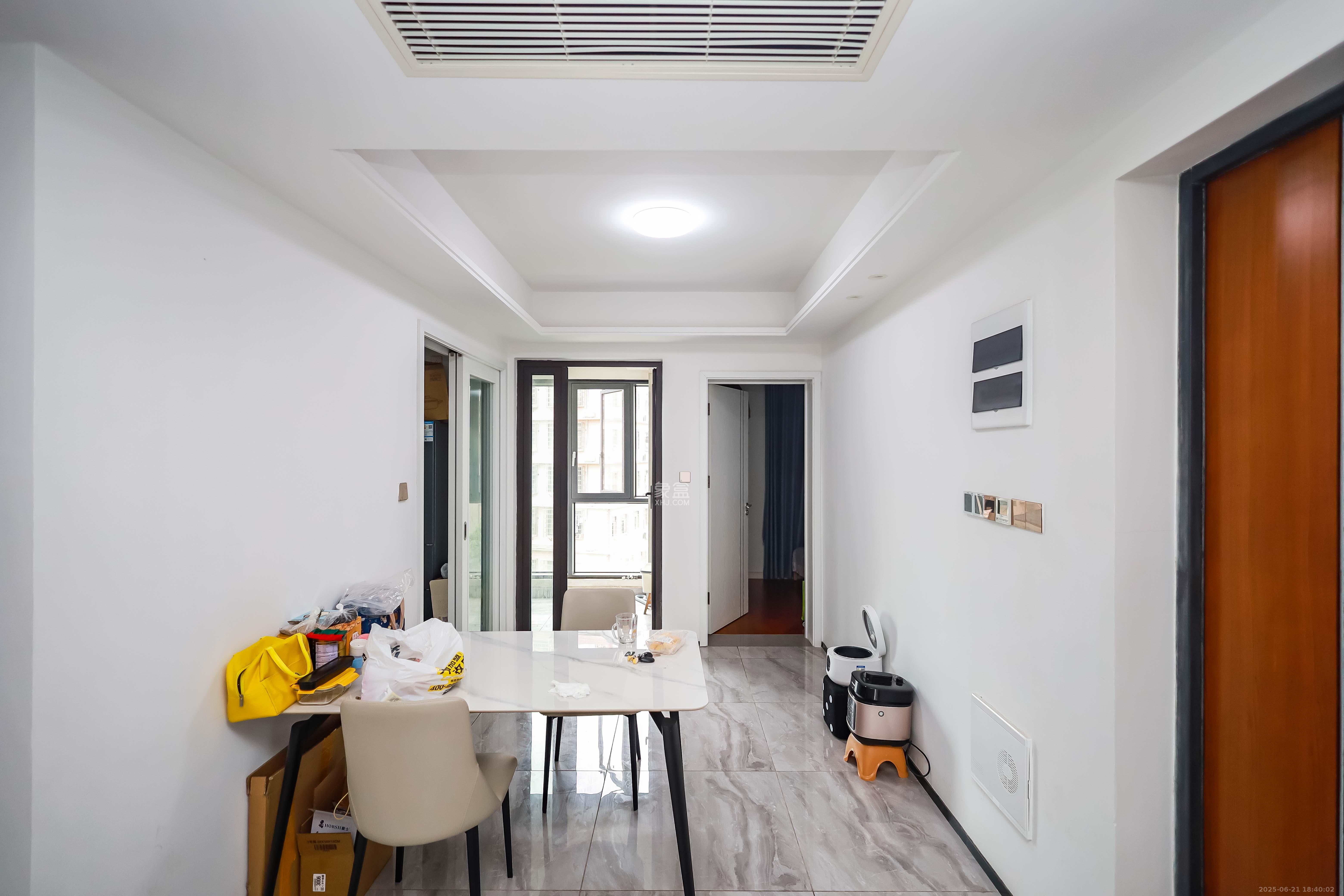 金基芳华 3室2厅2卫 105.0万 金基芳华 3室2厅2卫 105.0万客厅