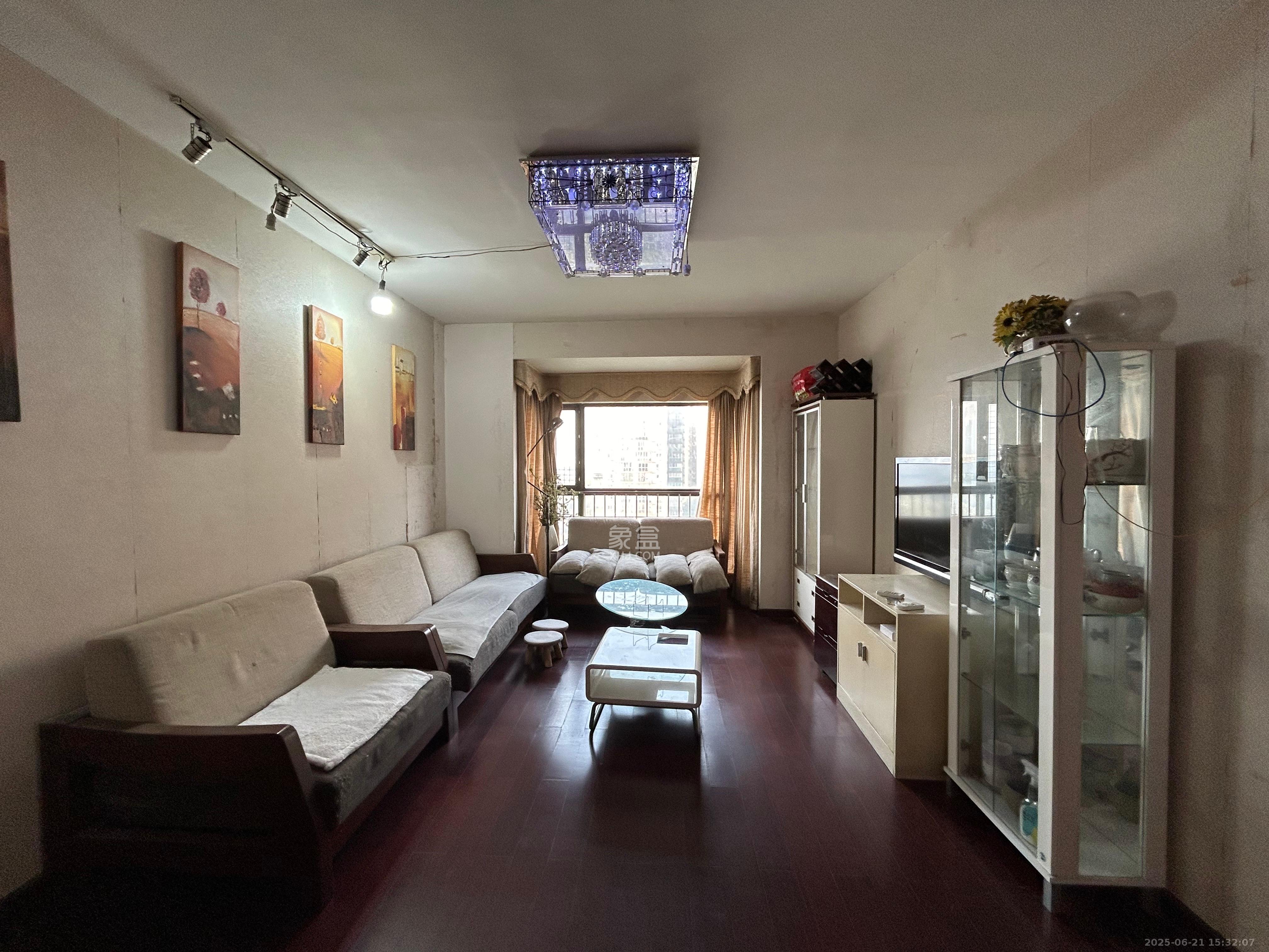 远大麓园 3室2厅2卫 2350.0元/月 远大麓园 3室2厅2卫 2350.0元/月室内图