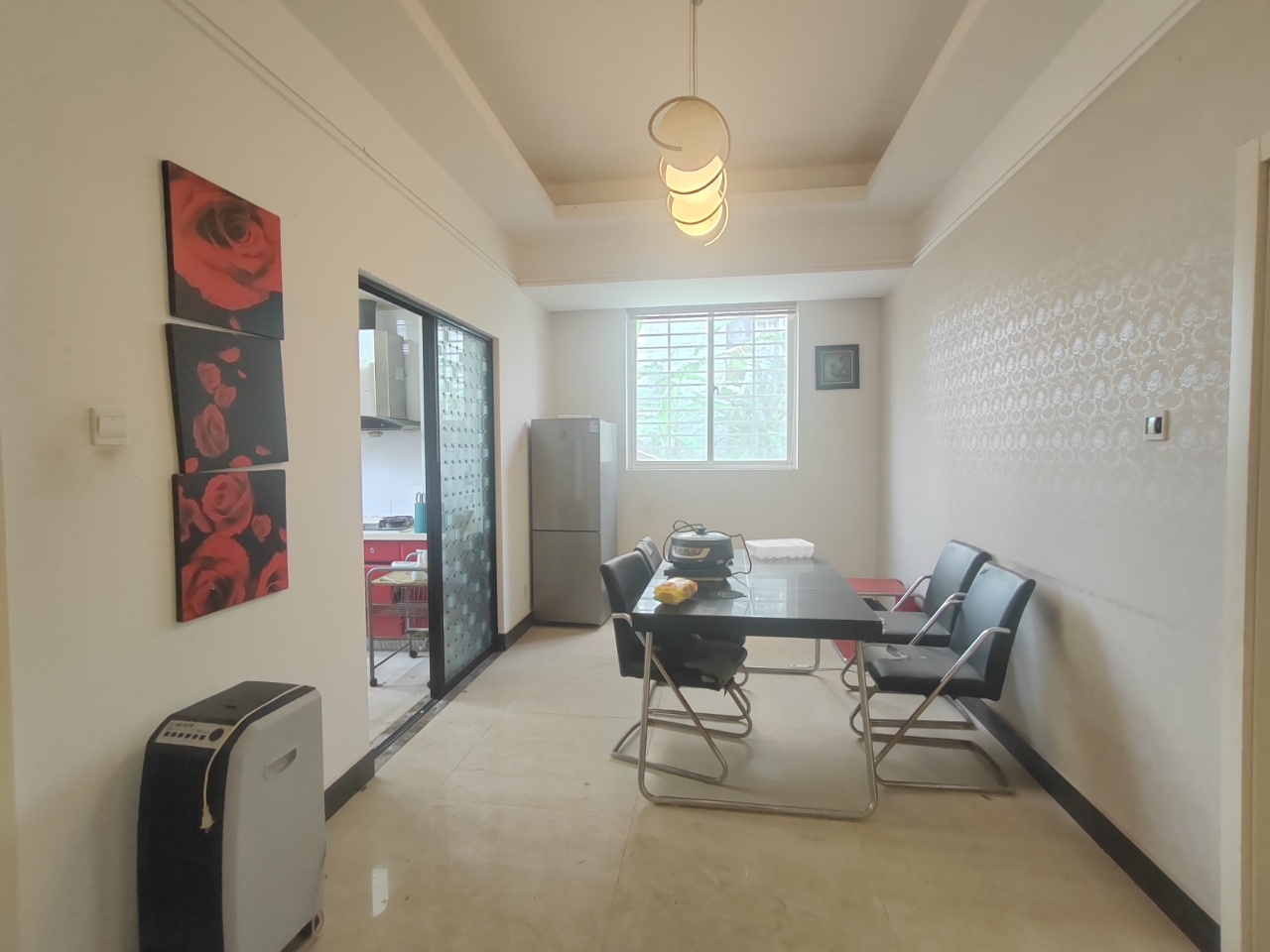 红泥月亮湾  3室2厅2卫    158.0万 红泥月亮湾  3室2厅2卫    158.0万室内图