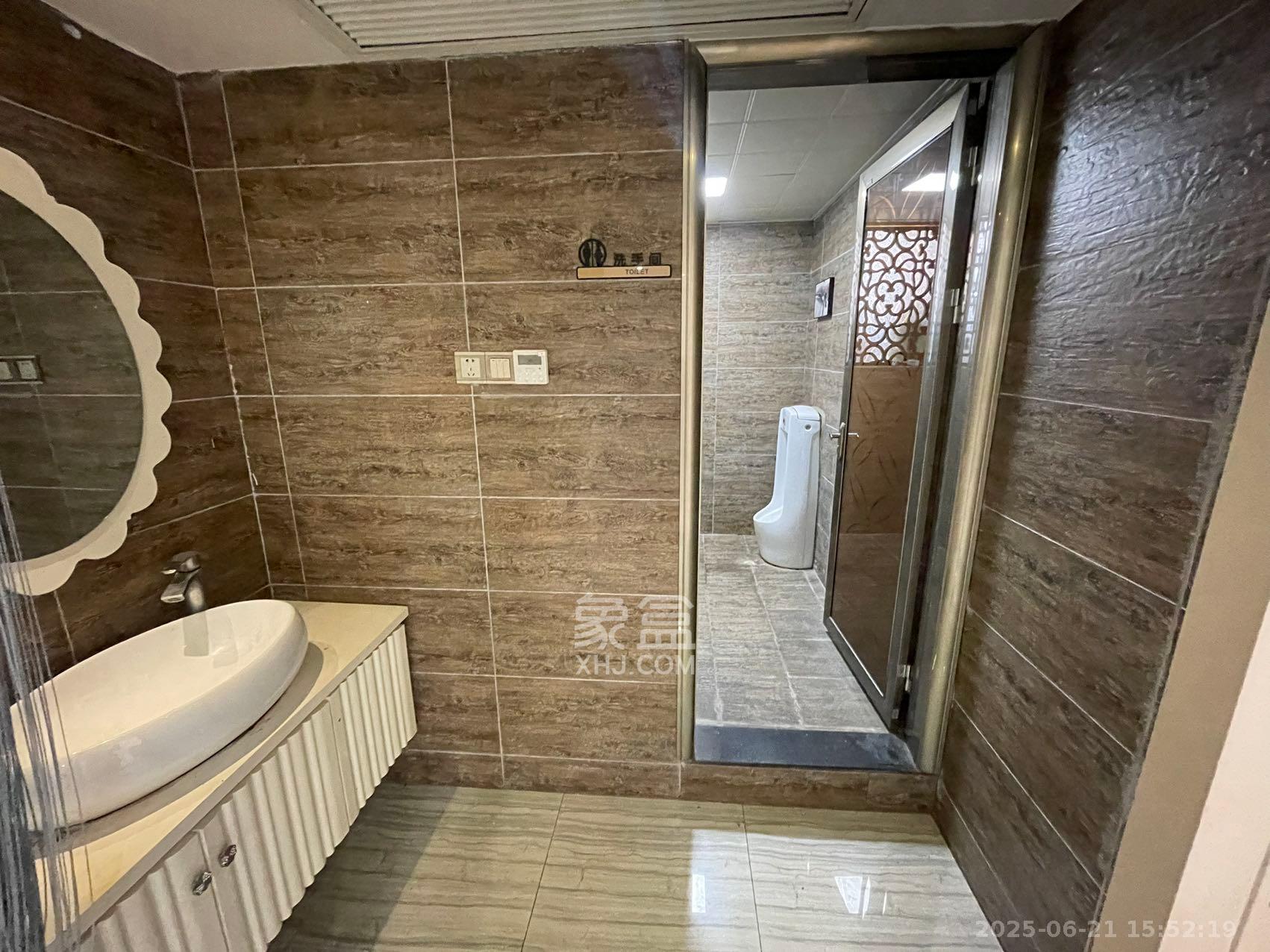 湘江世纪城富湾国际  5室2厅2卫    9500.0元/月室内图