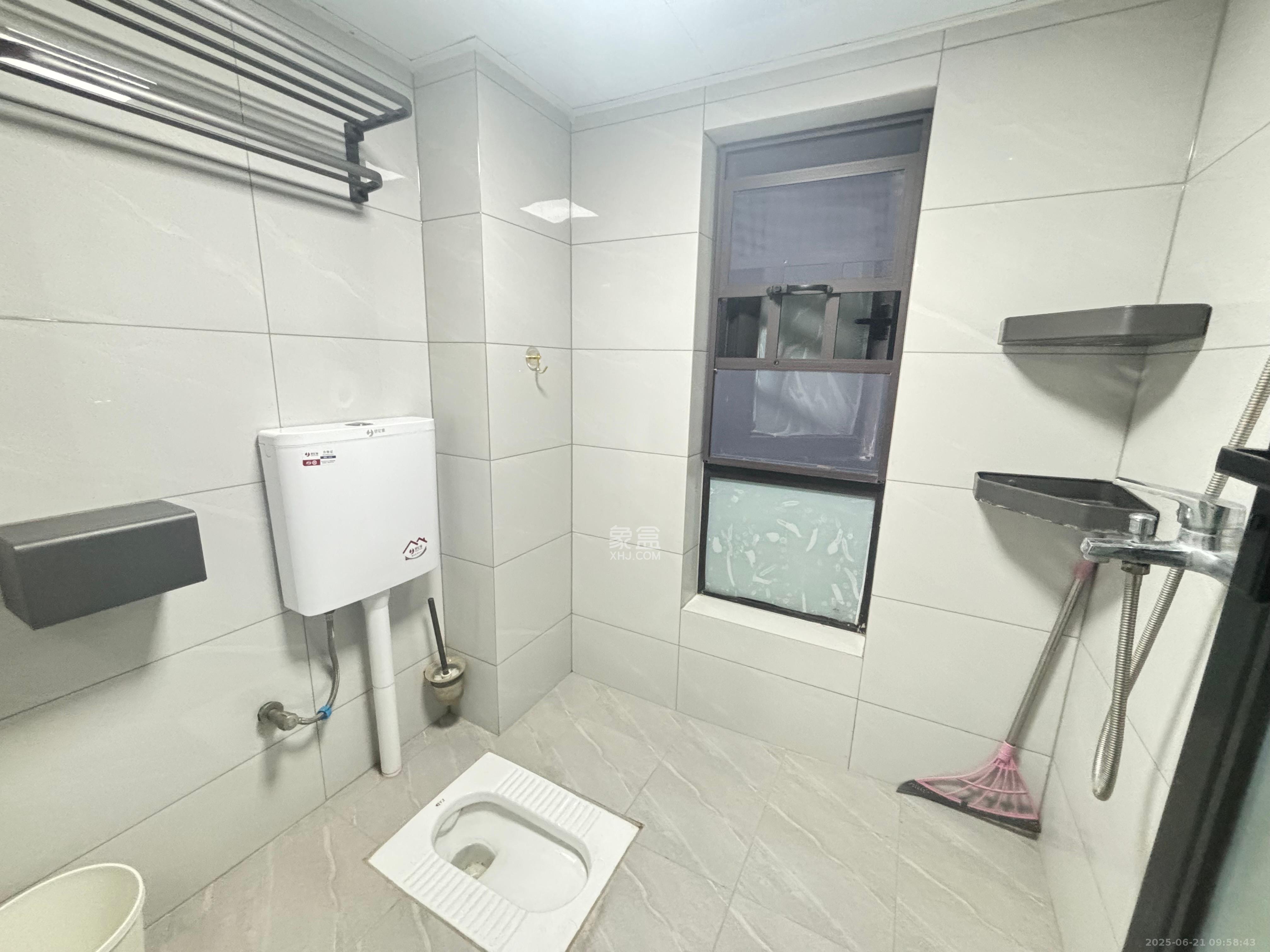 万科金色梦想B区  3室2厅2卫    2600.0元/月室内图