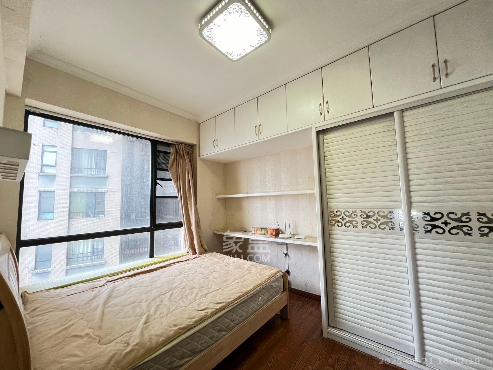 骏景豪庭  3室2厅2卫   1600.00元/月室内图